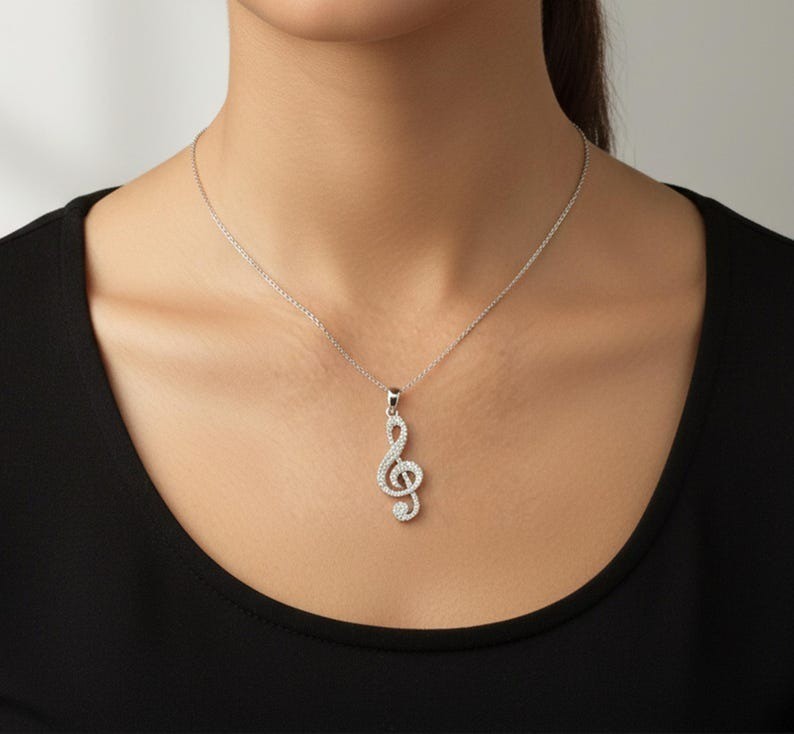 Music Treble Clef Pendant Round Valentine Gift Necklace for Women In Silver