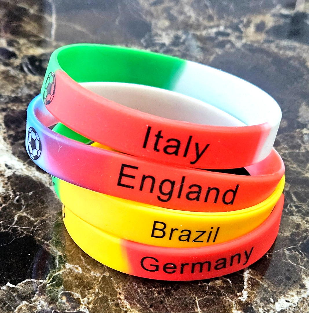 2x Adults England Football Team World Cup Supporters Silicone Rubber Wrist Bands