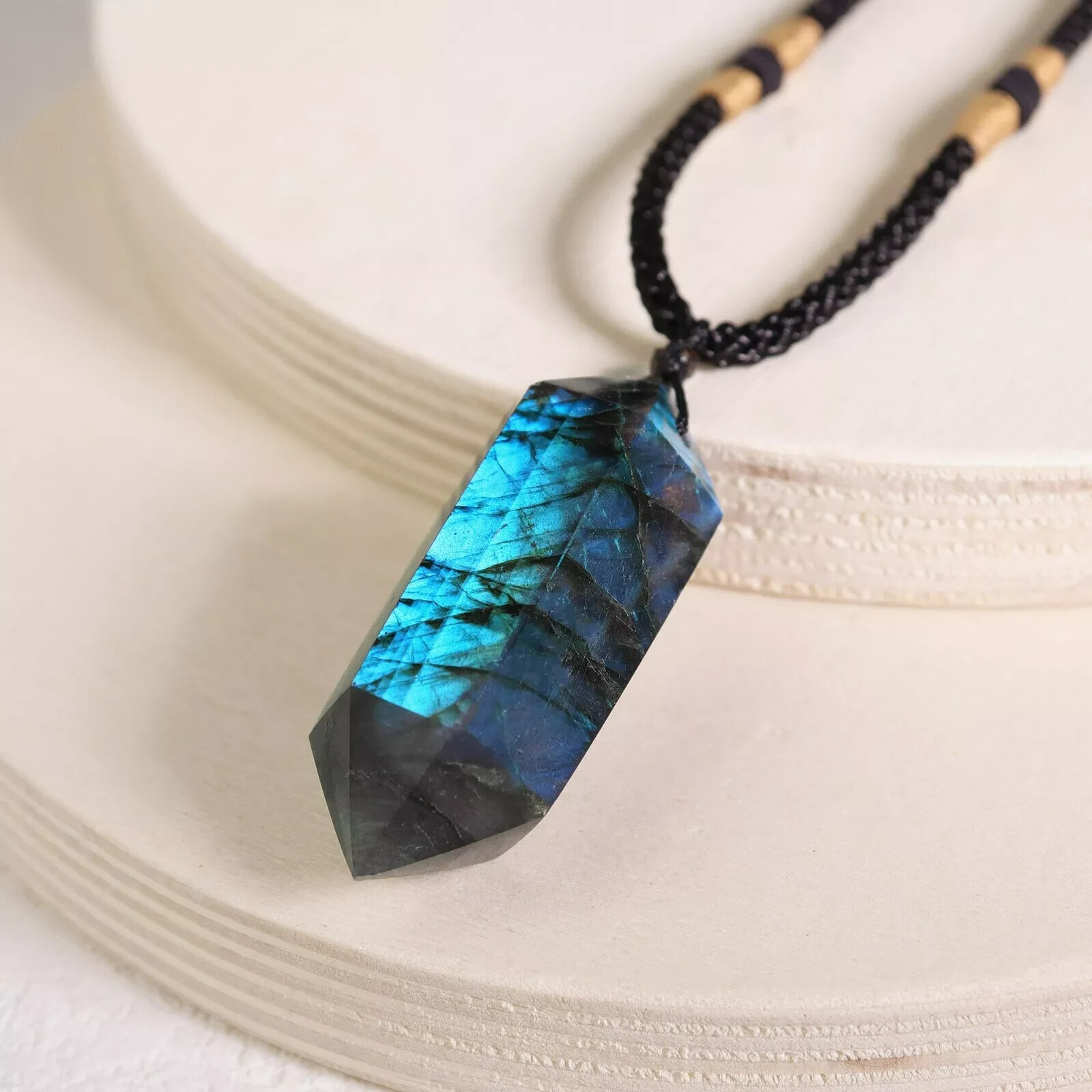 Natural Labradorite Crystal Necklace Healing Ladies Men Amulet Pendant Gift