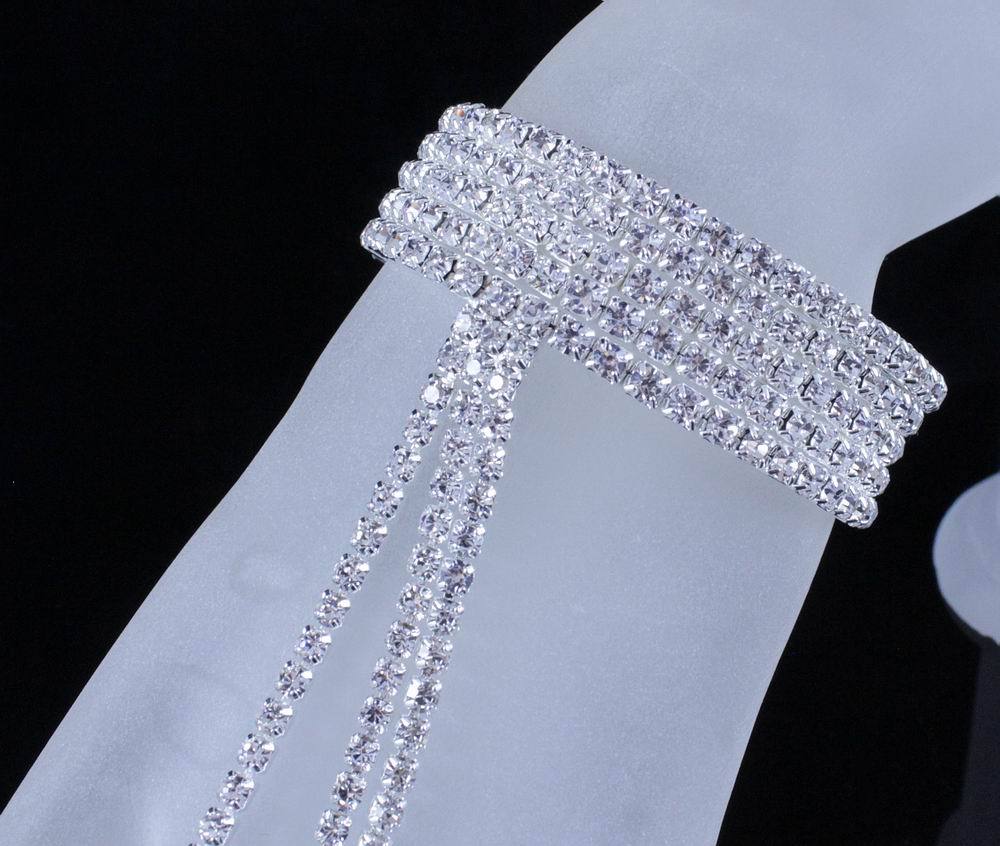 DESIGNER AUSTRIAN RHINESTONE SLAVE GLOVE BRACELET WITH RING BANGLE B11984 SILVER
