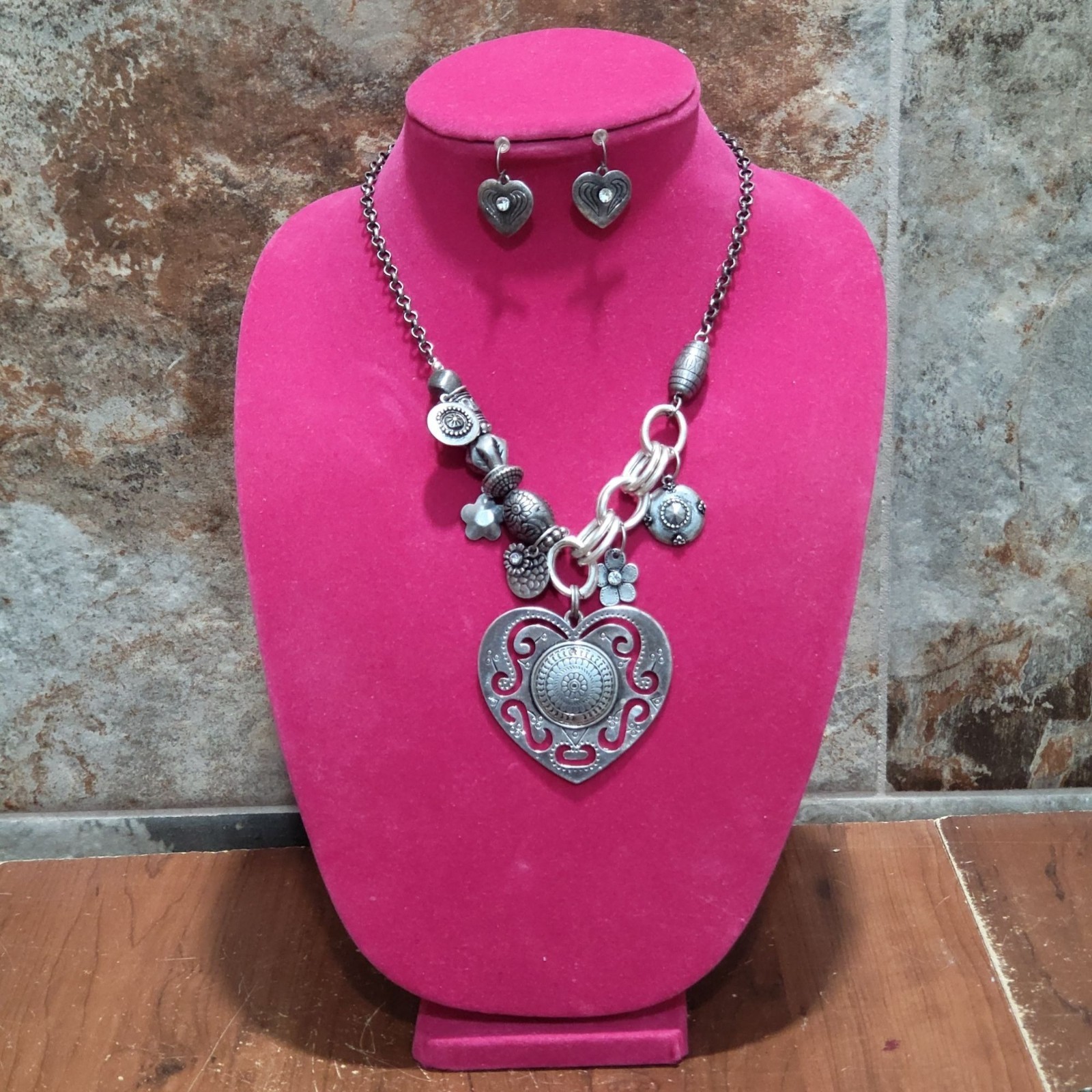 Silver Tone Heart Charm Necklace Earring Set Floral Accents