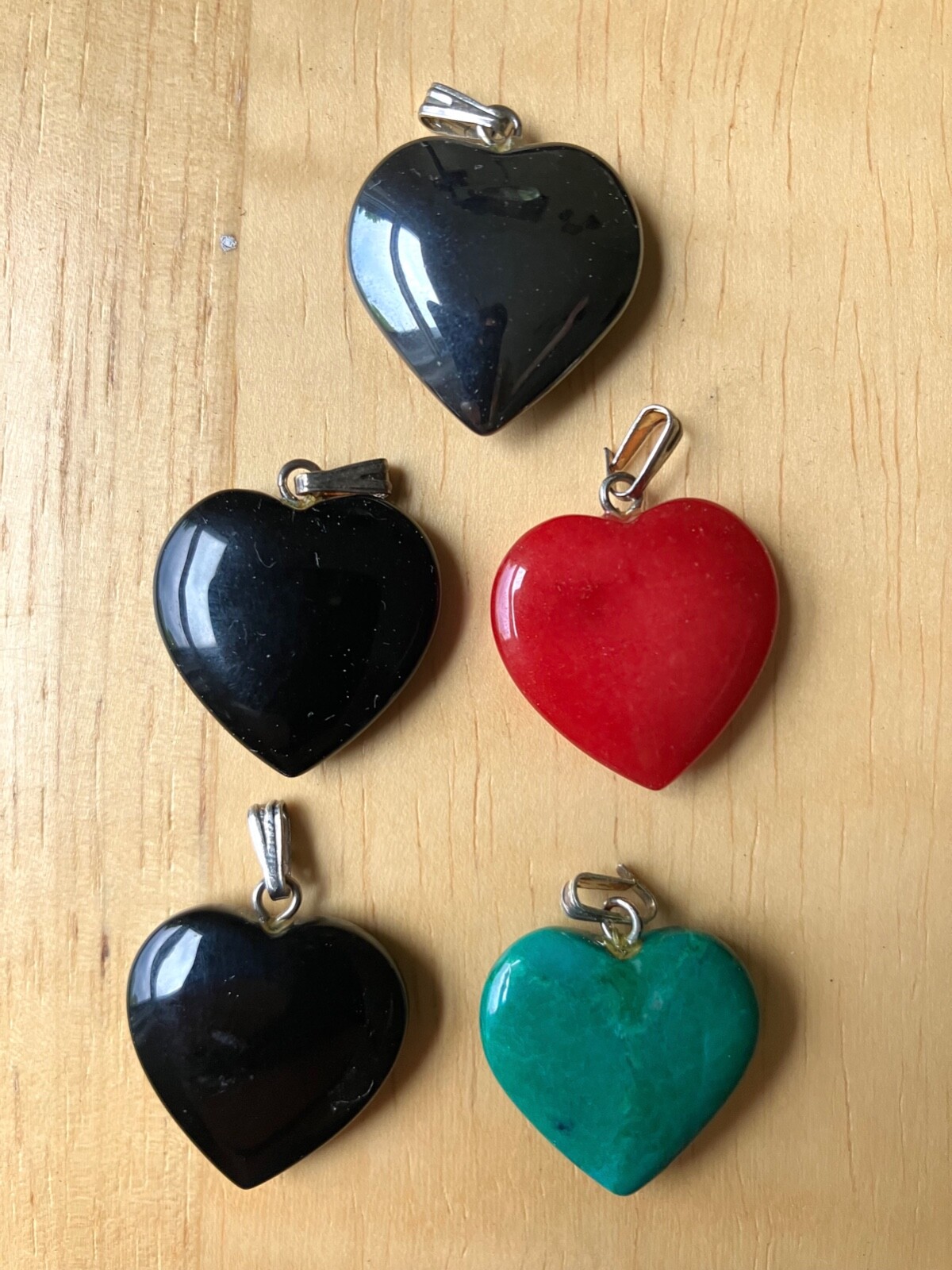 Lot Of 5 New Natural Dyed Stone Heart 3/4″ Pendants In Various Colors