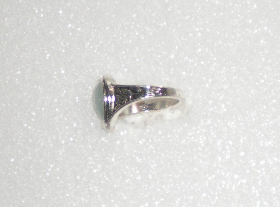 New Lovely Silvertone Pear-Shaped Synthetic Opal Ring Size 7.25