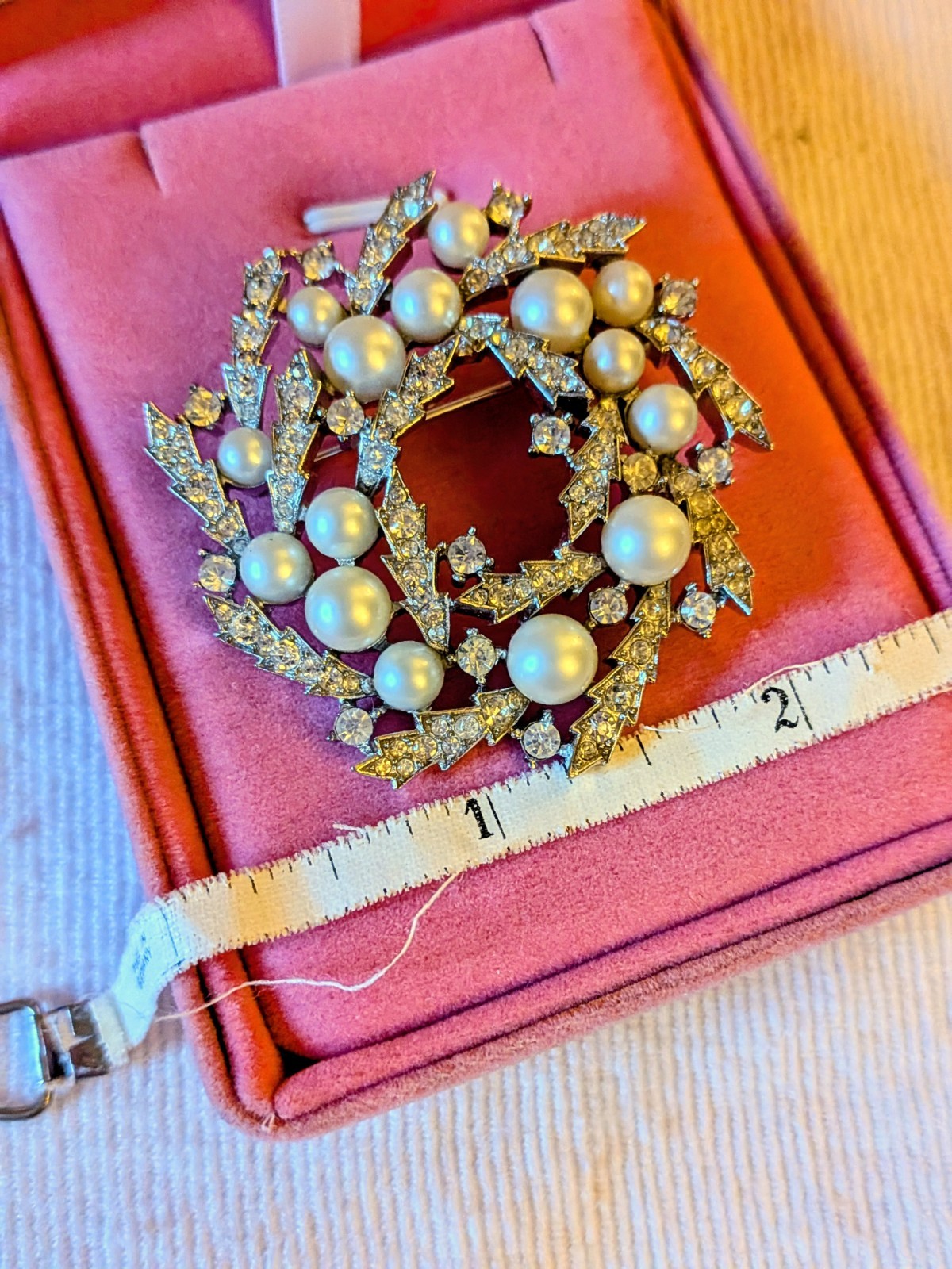 Trifari Wreath Brooch Pin Imitation Pearl Rhinestone Silver Tone 2 in