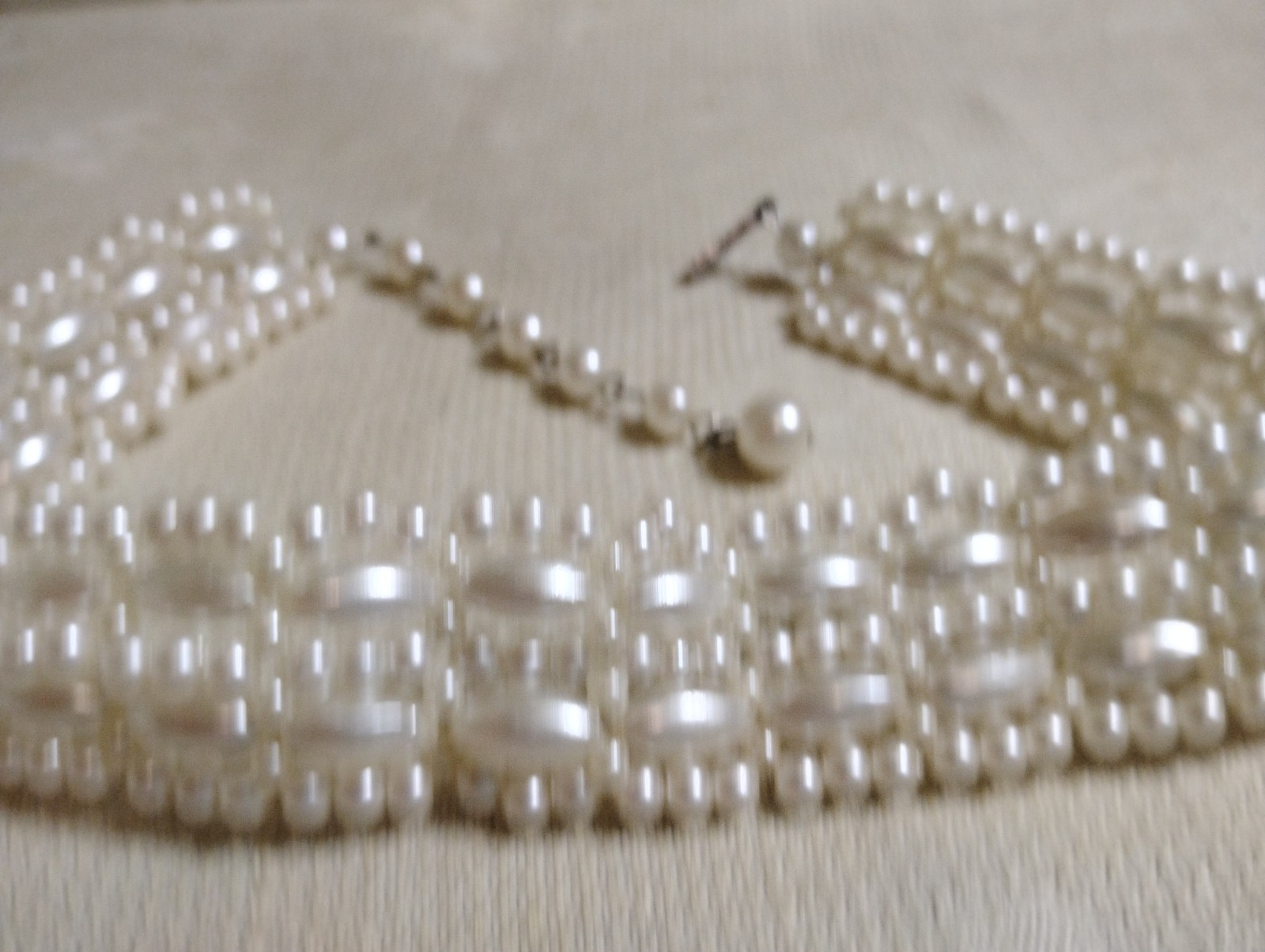 Vintage ST Metal Faux Pearl Oval & Round Bead 14.5″ Choker Necklace