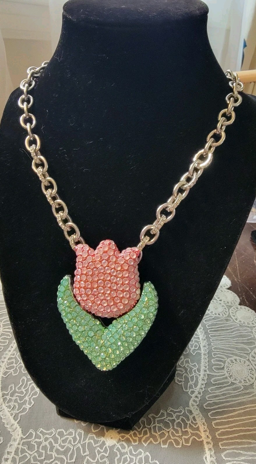 Betsey Johnson Authentic Hop To It Tulip Necklace Easter Spring Flower Chunky