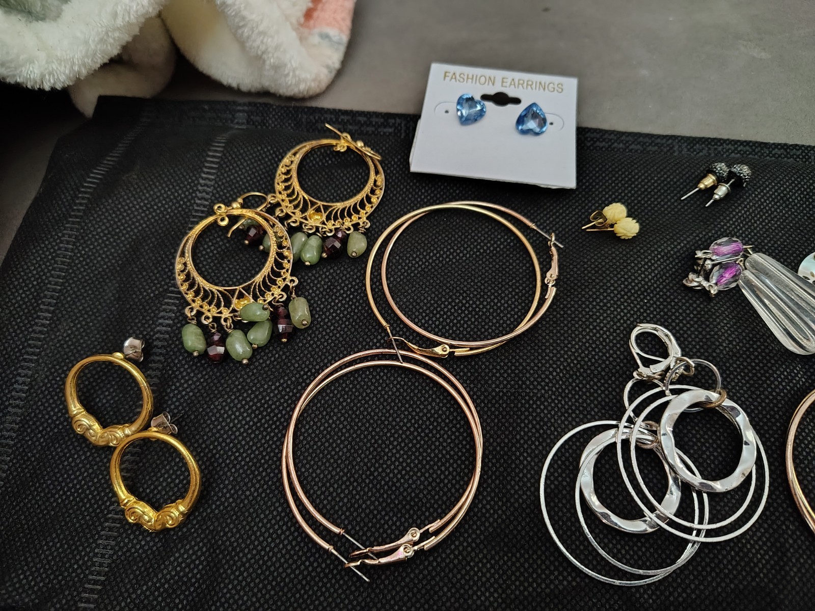 Lot Of 13 Pairs Hoop Earrings Jewelry