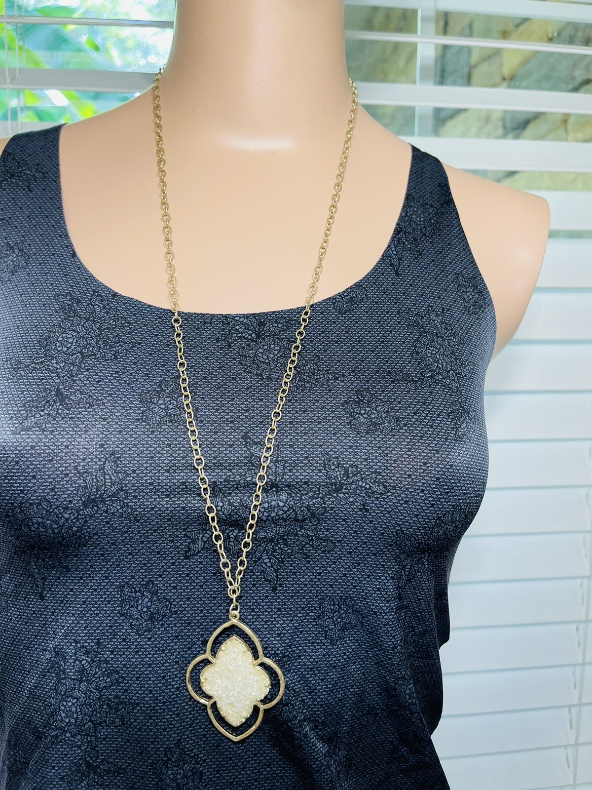 Four Leaf Clover Pendant 17-in Drop Crushed Gemstone Metal NEW Canvas Necklace