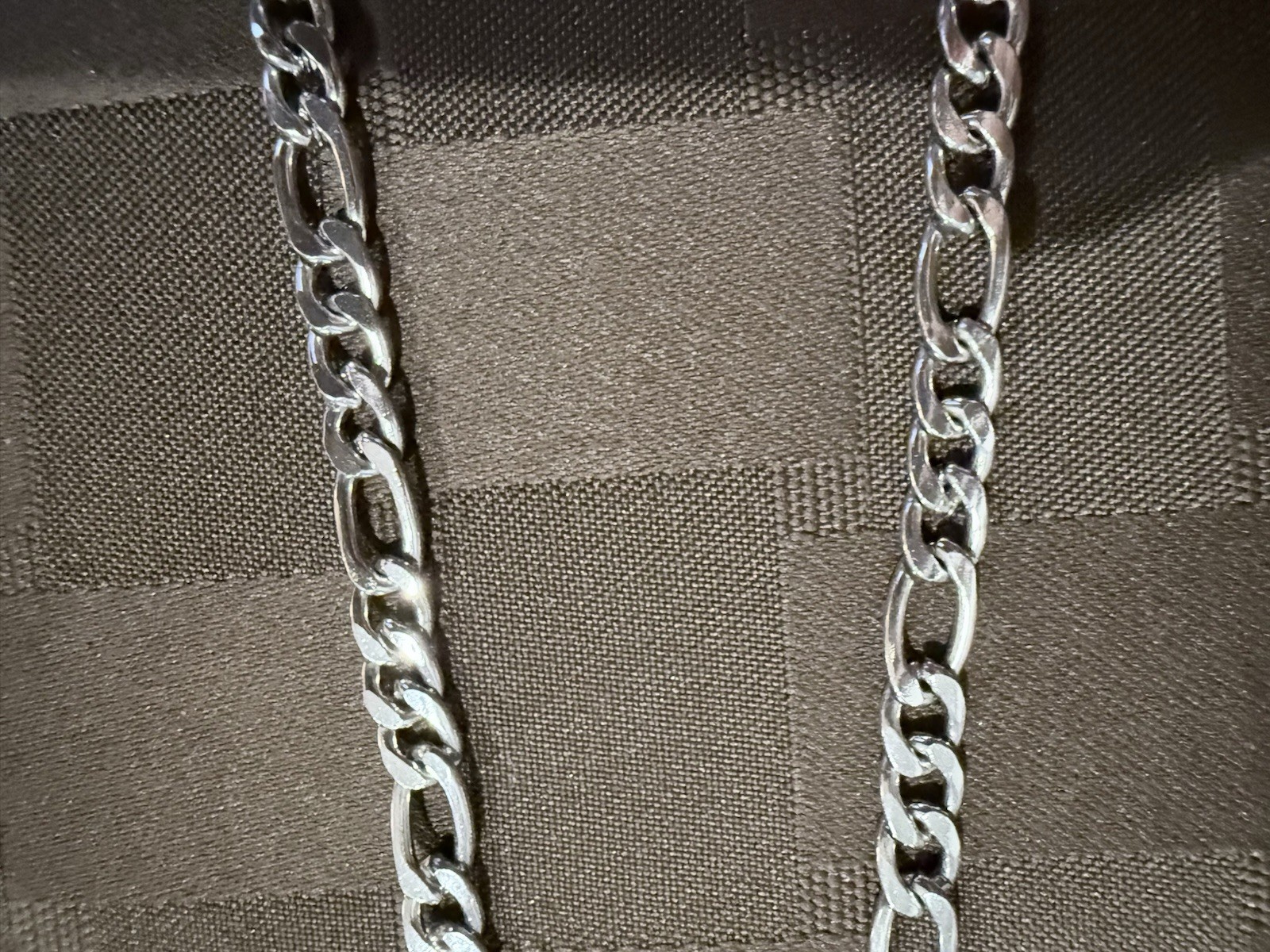 Figaro Link Chain Silver Tone Necklace (Flaw, Read Description) – 23.5″/24gm