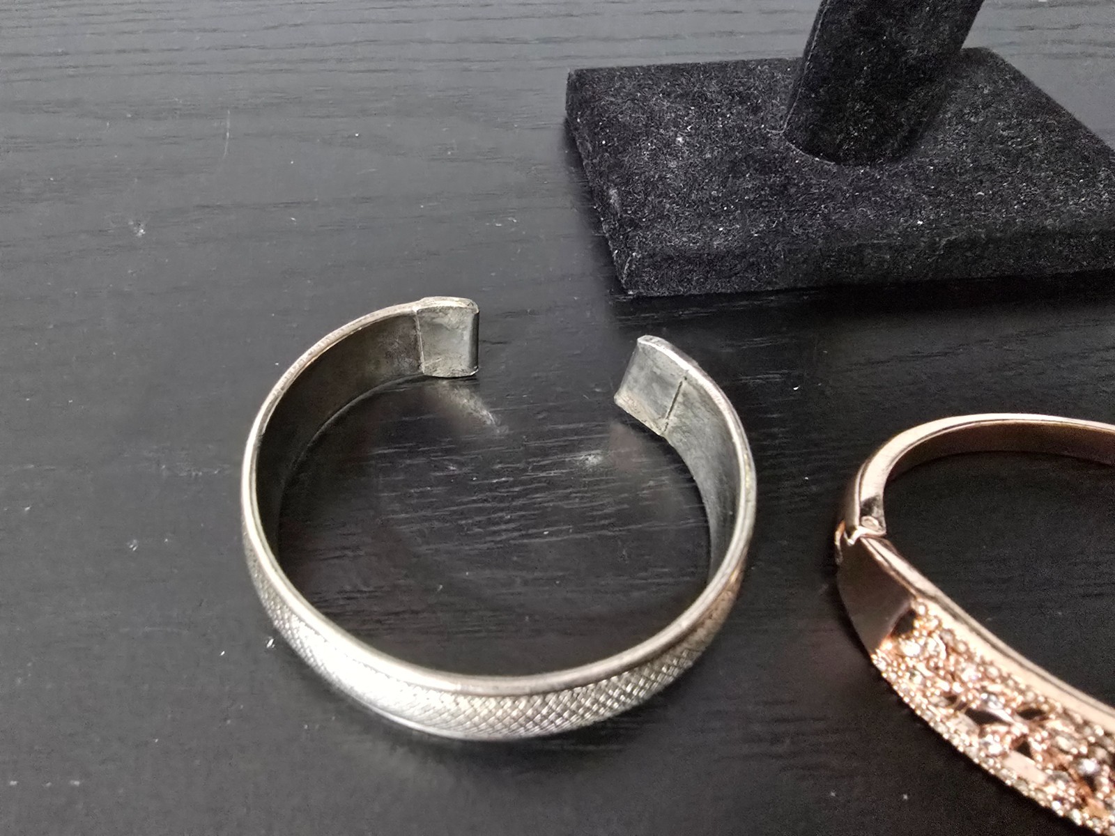 Mixed metal materials and colors Lot of 8 bracelets
