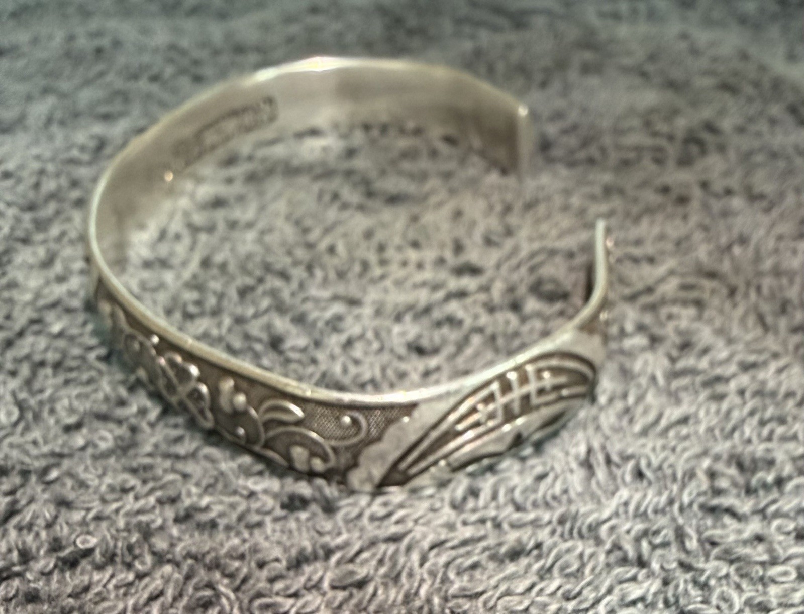 Beijing Gold Jewelry General Factory 1950-1980’s Silver Heavy gauge Bangle