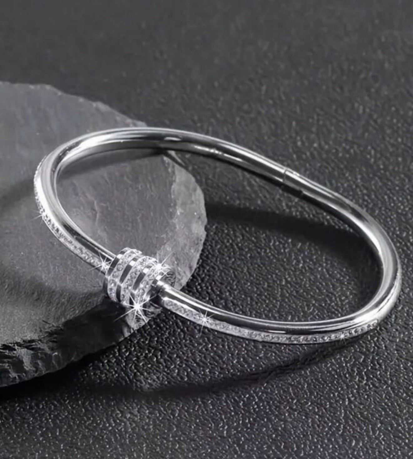 Simple Women’s Minimalist Bangle Bracelets – 2PCS Fashion Jewelry Set