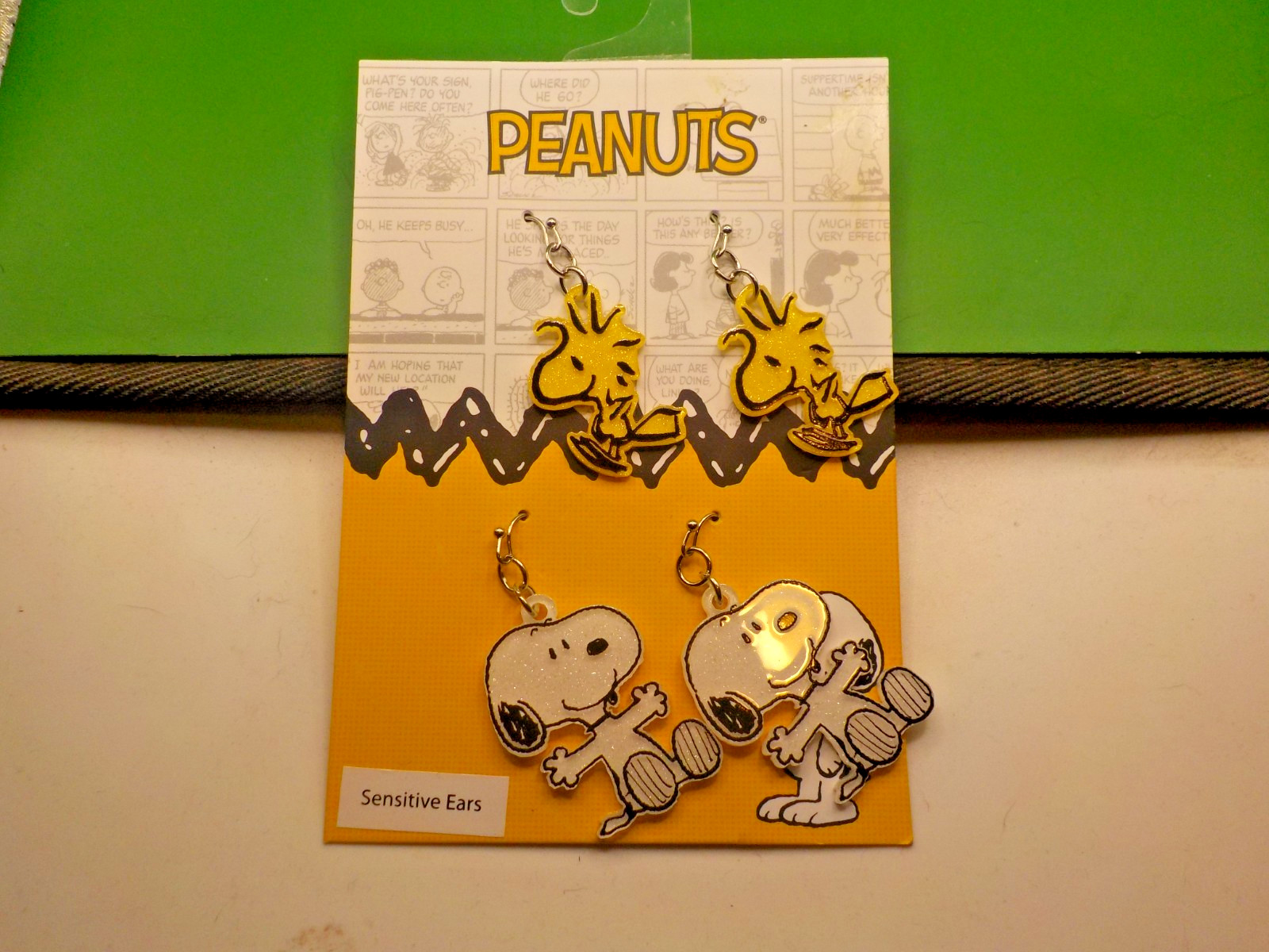 Peanuts Snoopy Woodstock women’s dangle earrings 2025