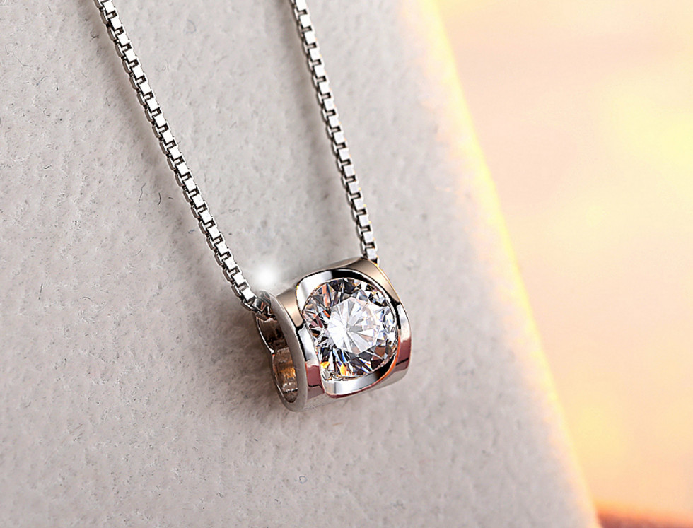 Elegant Heart Silver Titanium Cubic Zirconia Pendant Chain Necklace