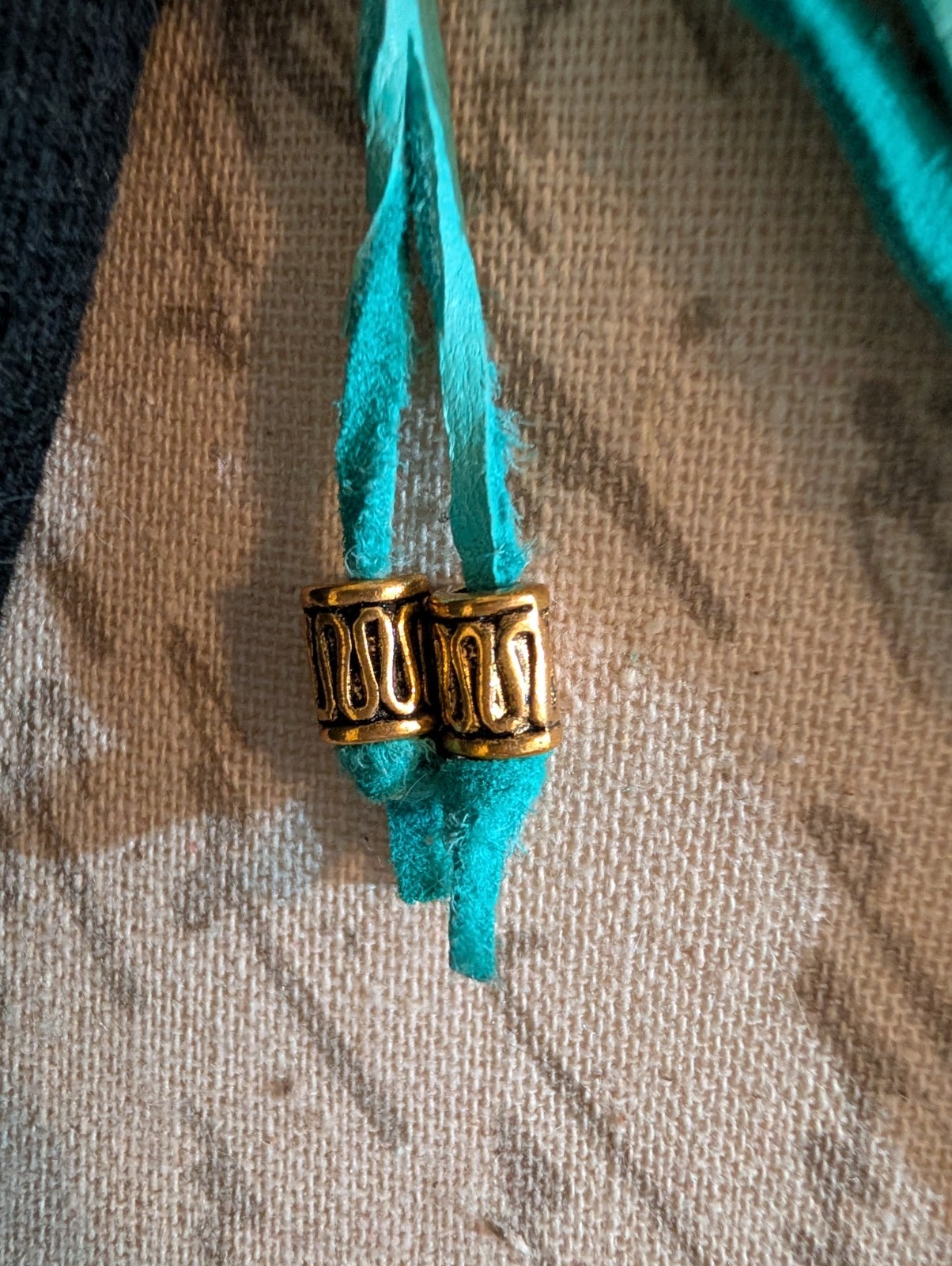 Vintage Lg Druzy Stone Pendant on Turquoise Suede Cord Wrap Style Necklace