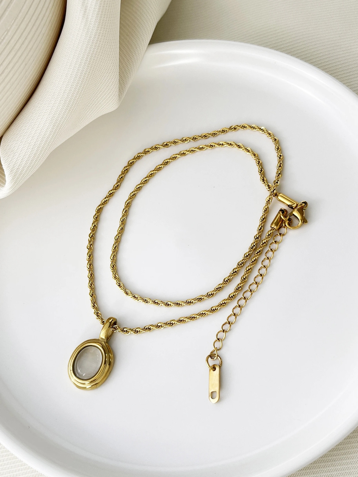 Oval Gem Stone Pendant Necklace Stainless Steel Gold Plated Twist Rope Jewelry