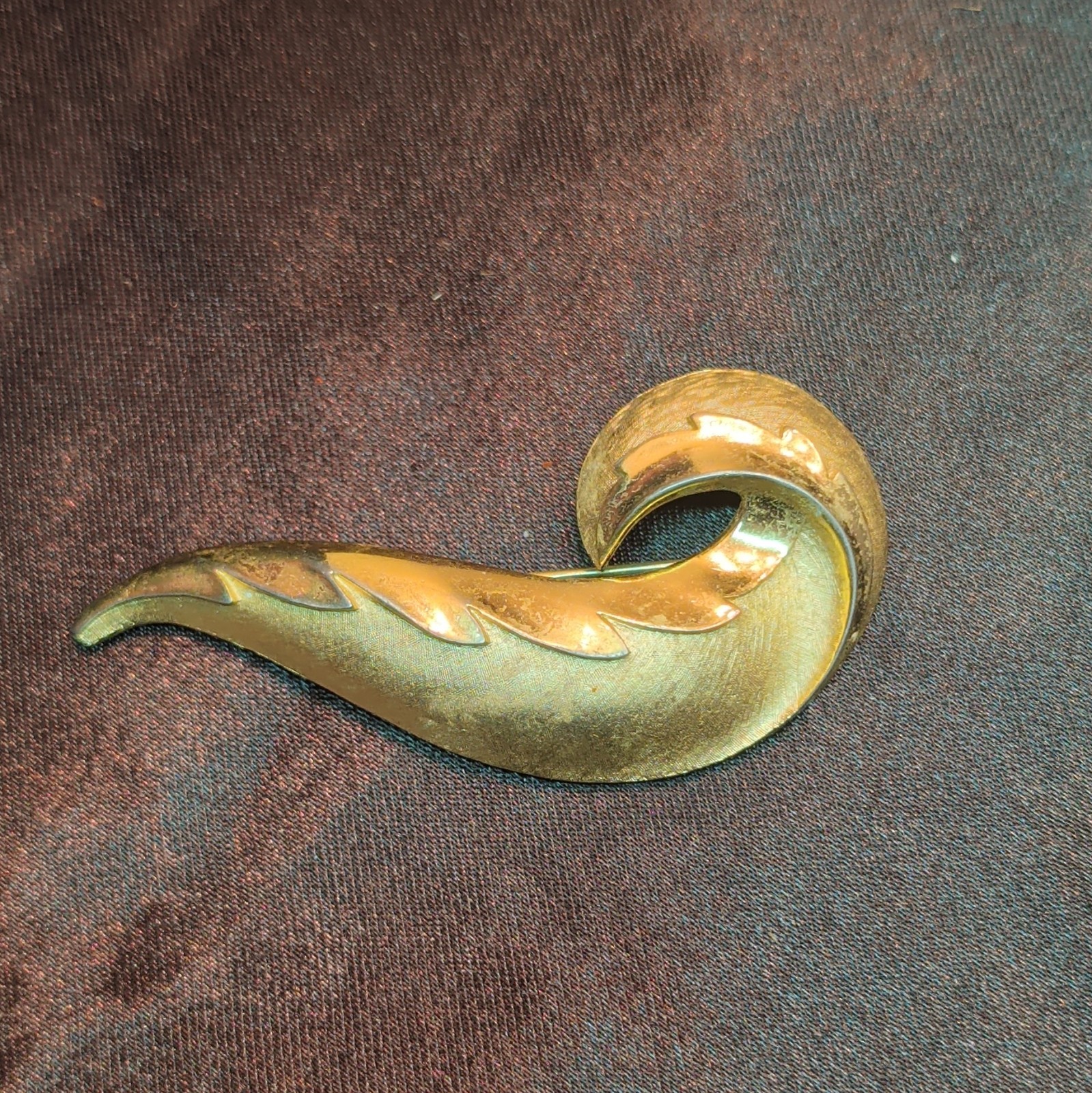 Vintage TRIFARI Gold Tone Swirl Brooch Pin, Signed Metal, No Stones