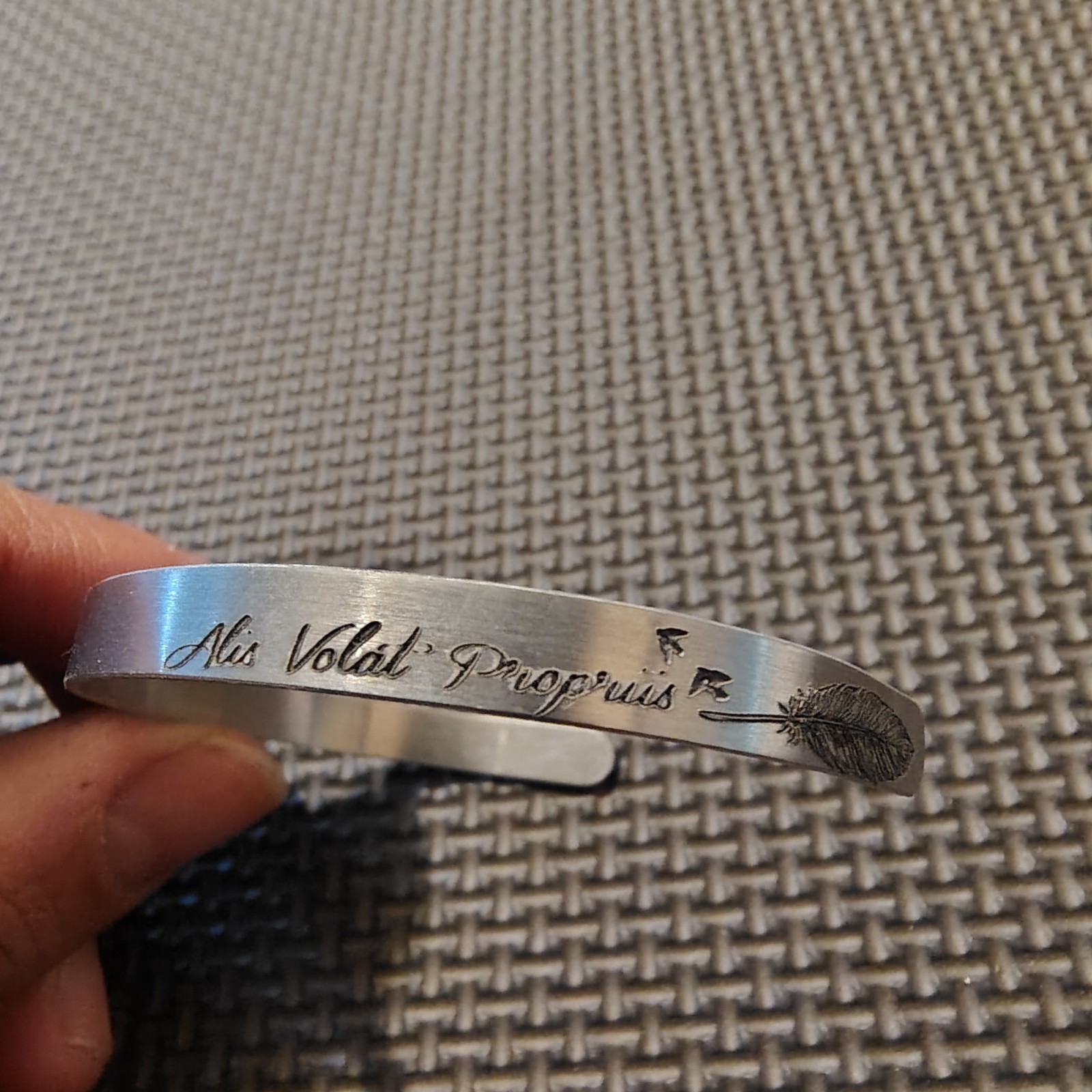 HANDMADE CUSTOM Aluminum Alis Volat Propriis Engraved Cuff Bangle Bracelet 6mm