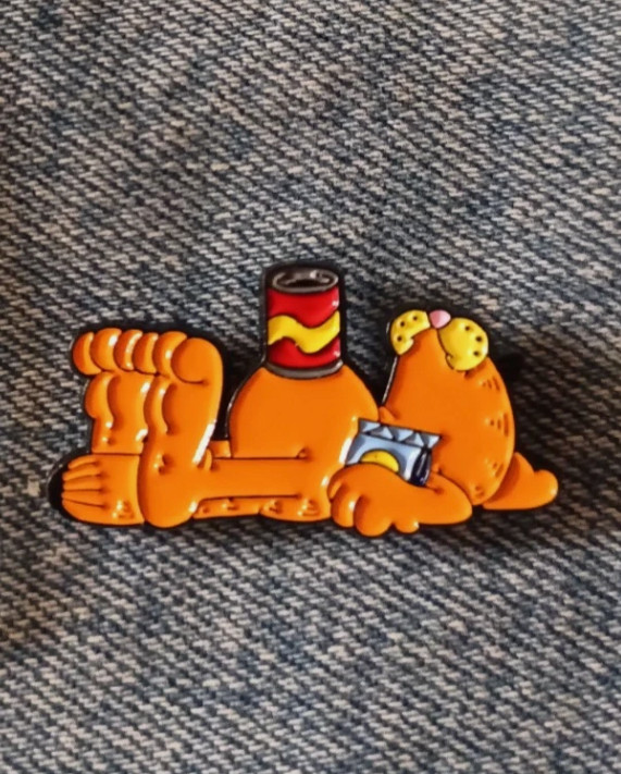 GARFIELD- ENAMEL PIN-SHIP ALL THE PINS YOU BUY FOR $4.99-VISIT OUR STORE
