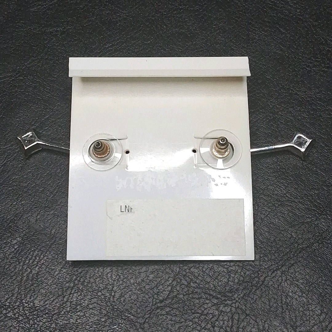 RALPH LAUREN RL Pierced Drop Earrings Whit Crystal Silver Tone. 15.190