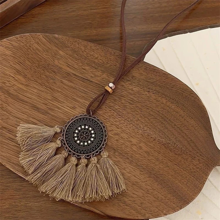 7Pcs Bohemian Women’s Necklace Set – Layered Cord Necklaces with Feather
