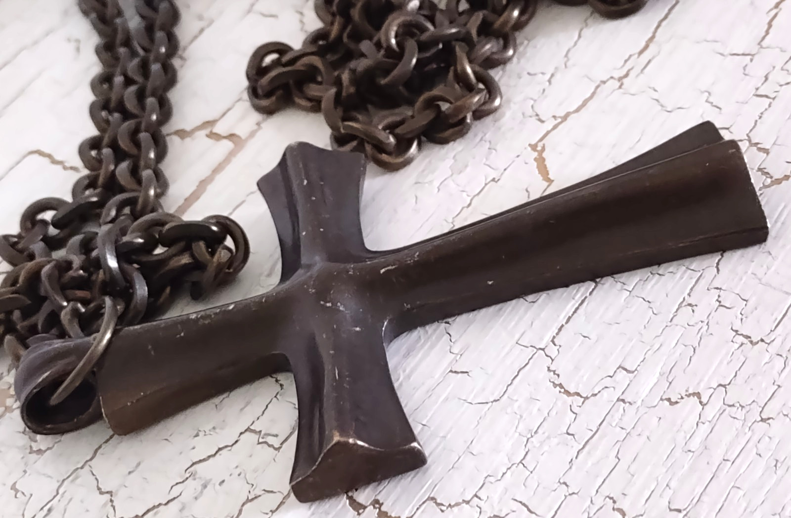 RARE Donna Karan & Co Vintage Signed Bronze Color LG Cross Long Open Link Chain