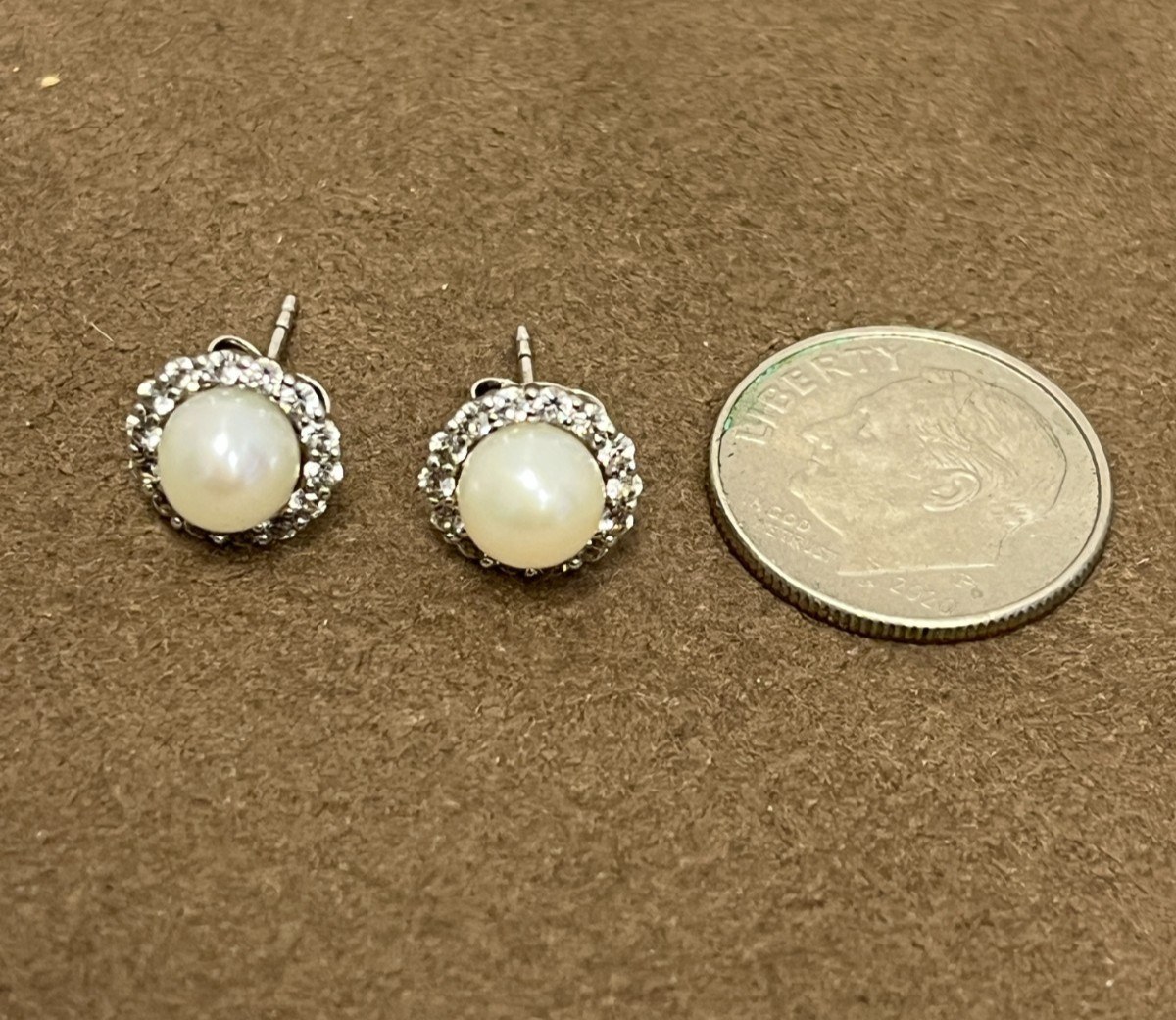 CUTE STERLING SILVER PEARL & WHITE SAPPHIRE STUD EARRINGS 9.1 mm