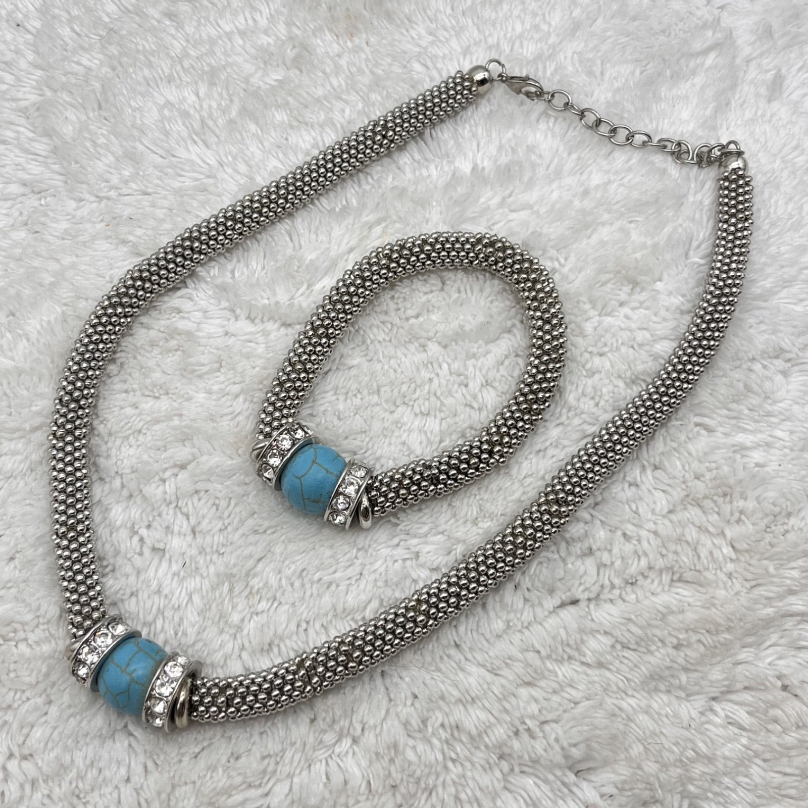 Chunky Southwestern Jewelry Set Necklace Stretch Bracelet Silver Tone Blue Stone