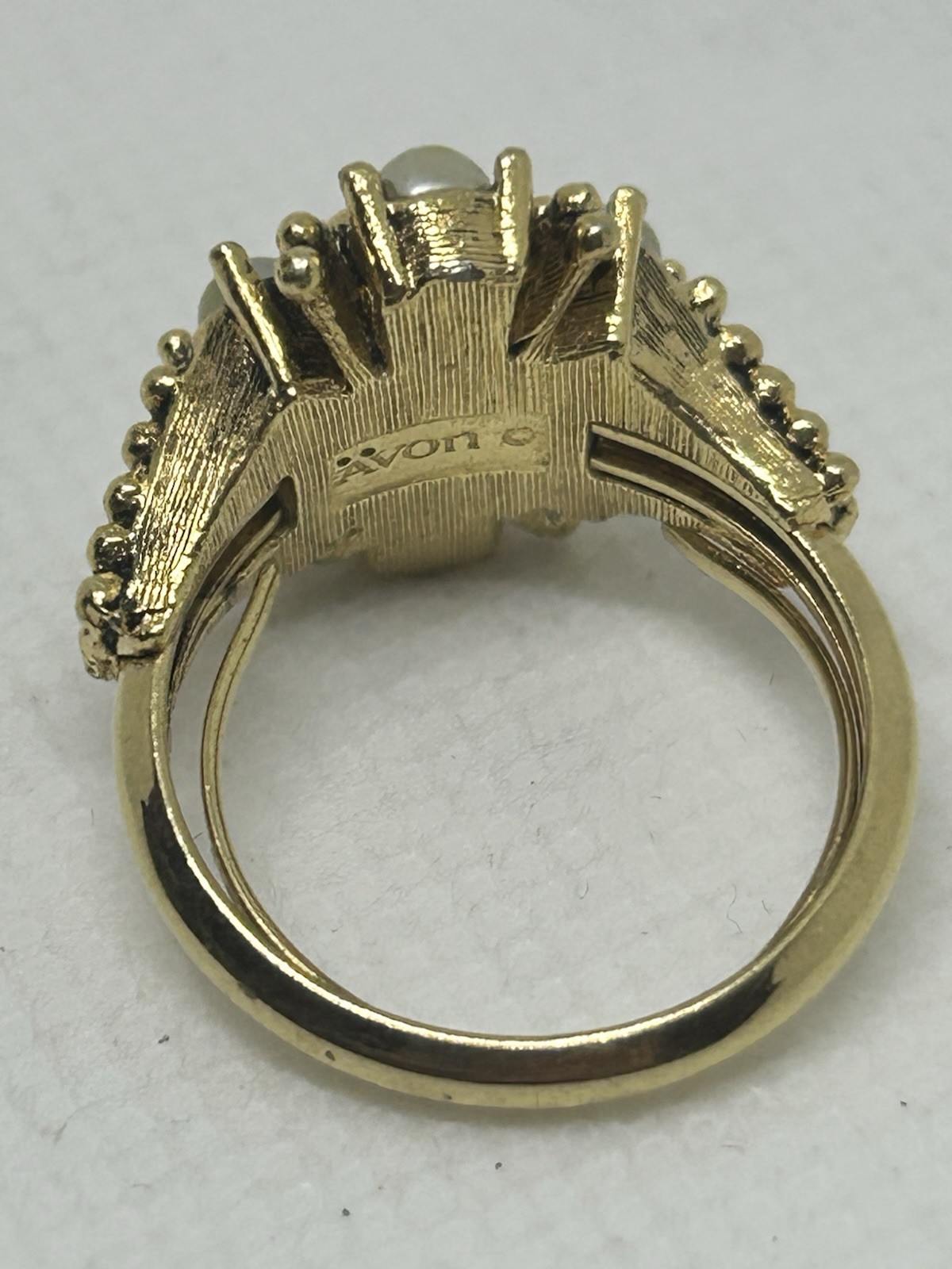 Vintage Avon Cocktail Ring Size 6.5 Red Garnet Glass Pearl Gold Tone Signed 1970