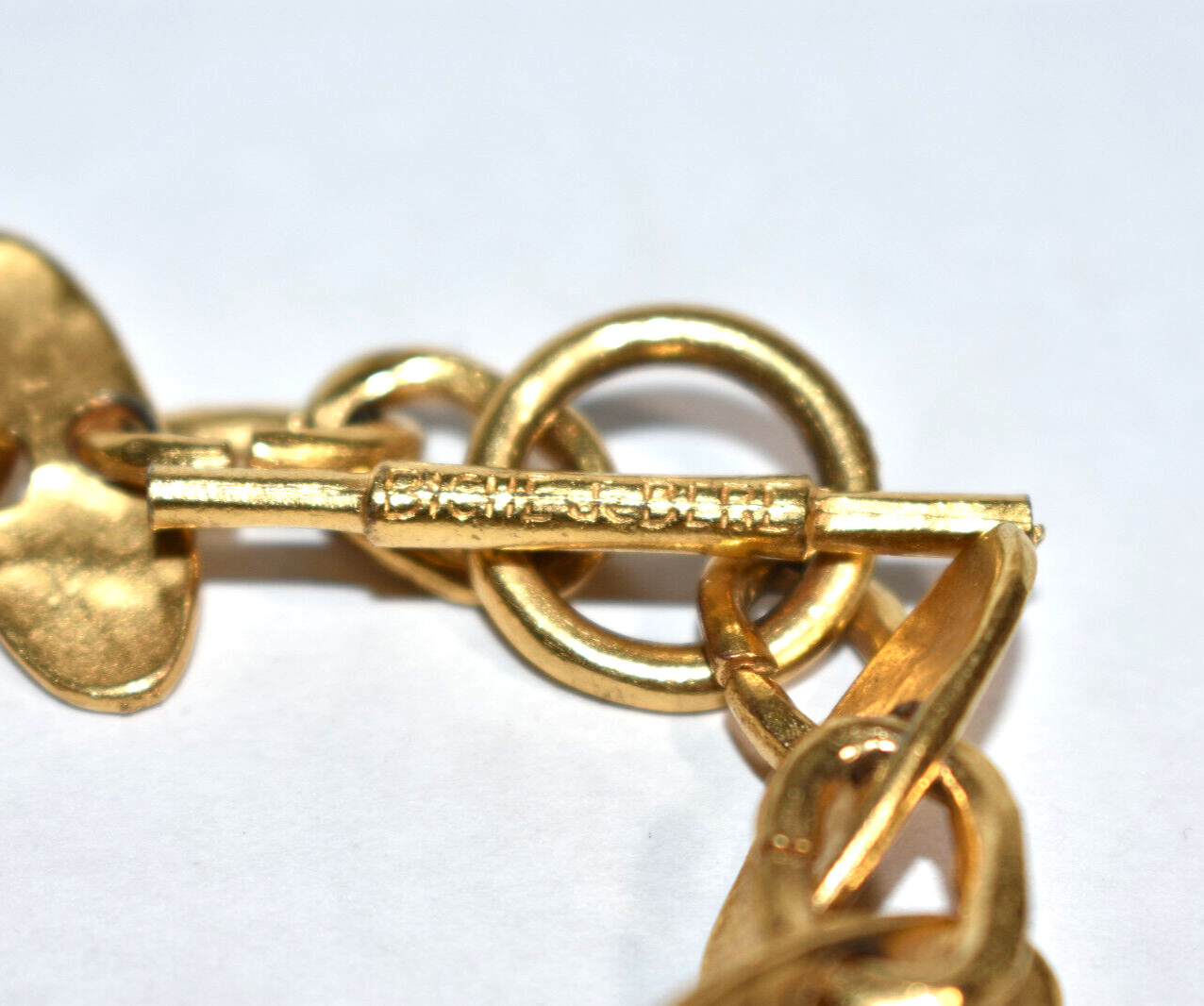 Biche De Bere Bracelet Gold Tone Links Modernist Hammered Toggle Clasp 8”