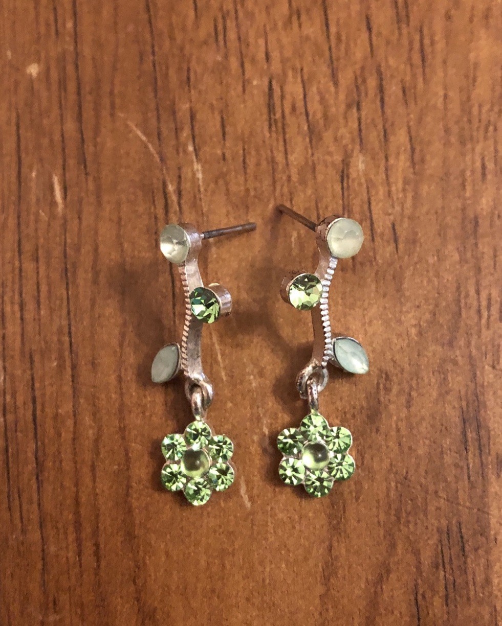 Silver Tone Necklace & Pierced Earring Set With Green Flowers 14-17 In (Read) T1
