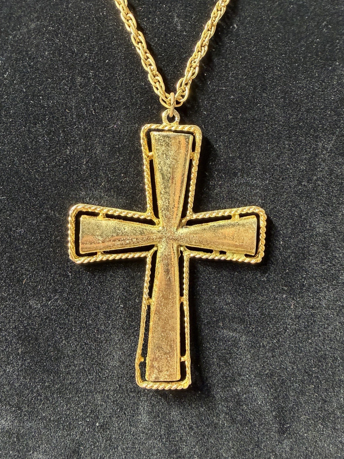 Vintage Gold Tone Openwork Cross Pendant Necklace Byzantine Wheat Chain 30”