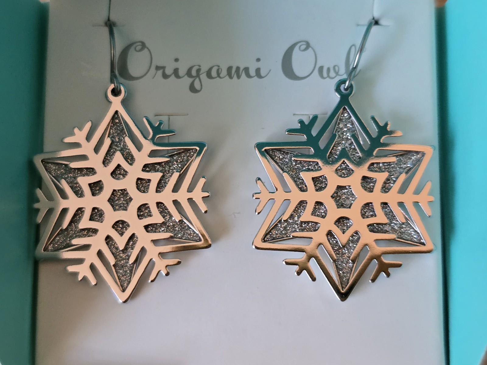 Origami Owl Glitter Silver Snowflake Earrings ER1033 New in Box