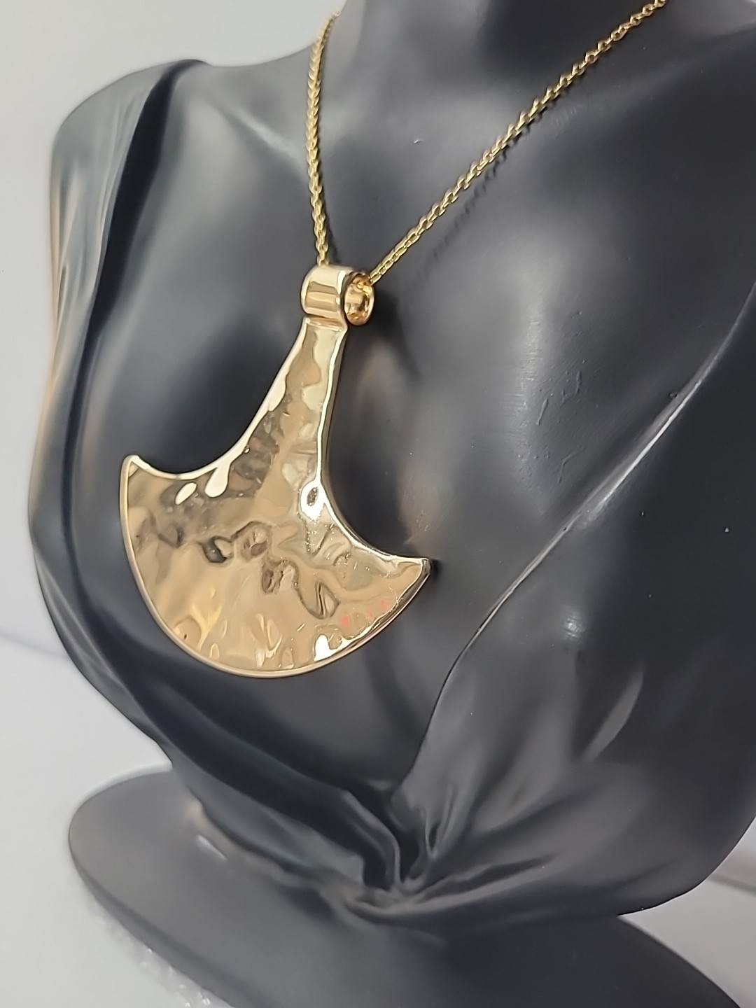 Vintage Gold Tone Fan Pendant Necklace Statement Minimalist Scandinavian Style