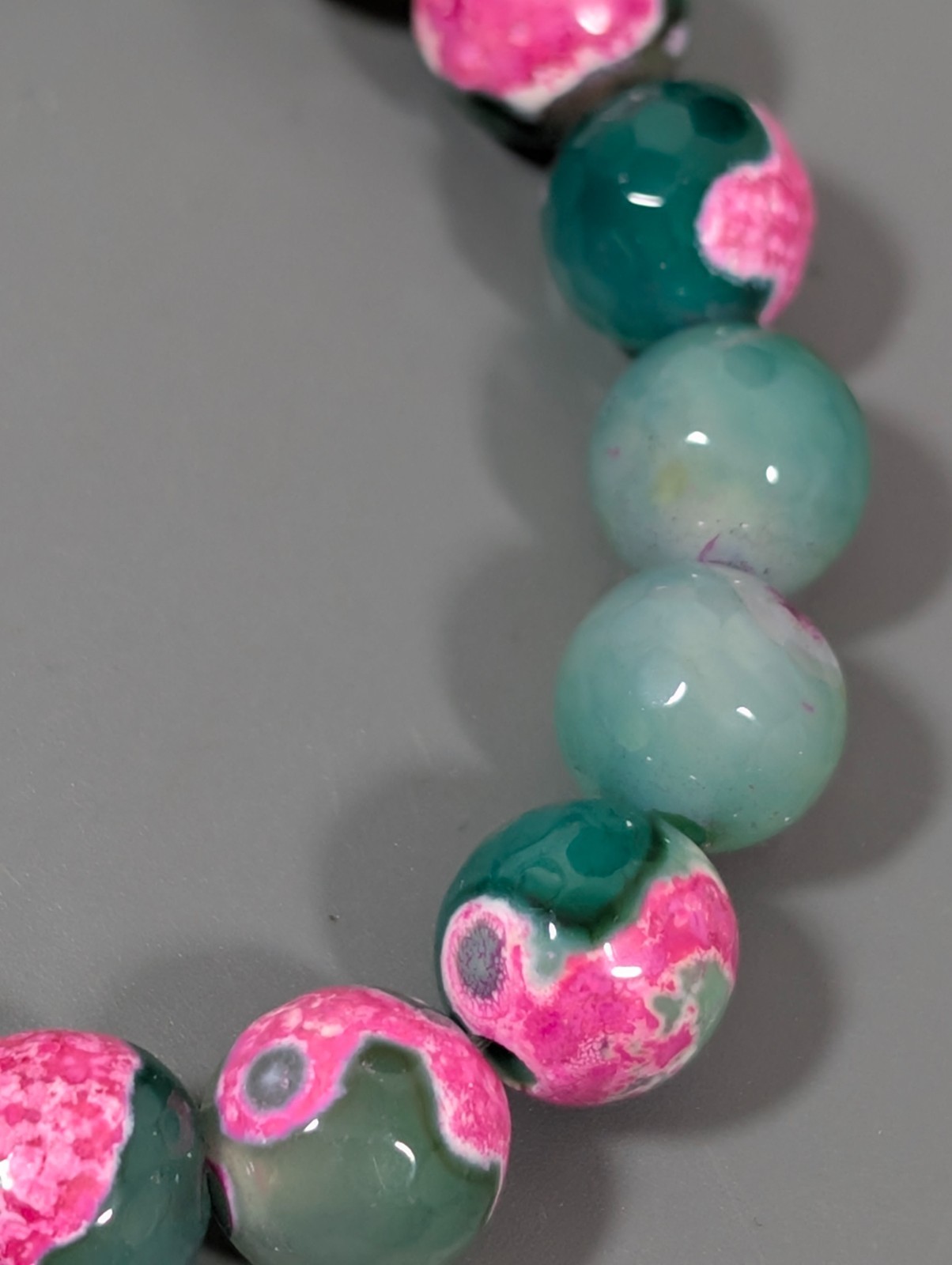 Beachy Boho Green Pink Dyed Agate Stone Polished Bead Bracelet 7 inch