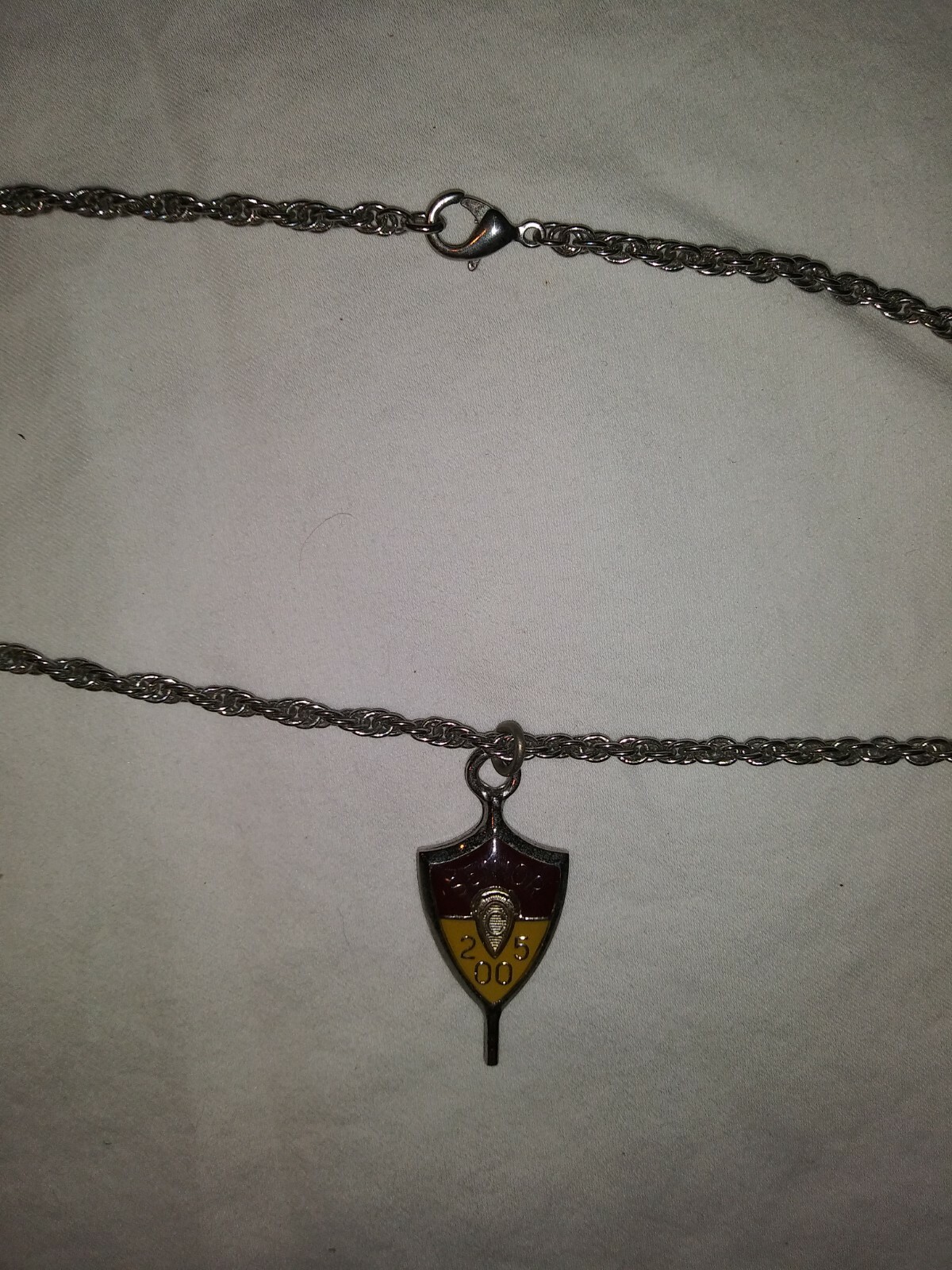 JOSTENS SENIOR 2005 PENDANT NECKLACE