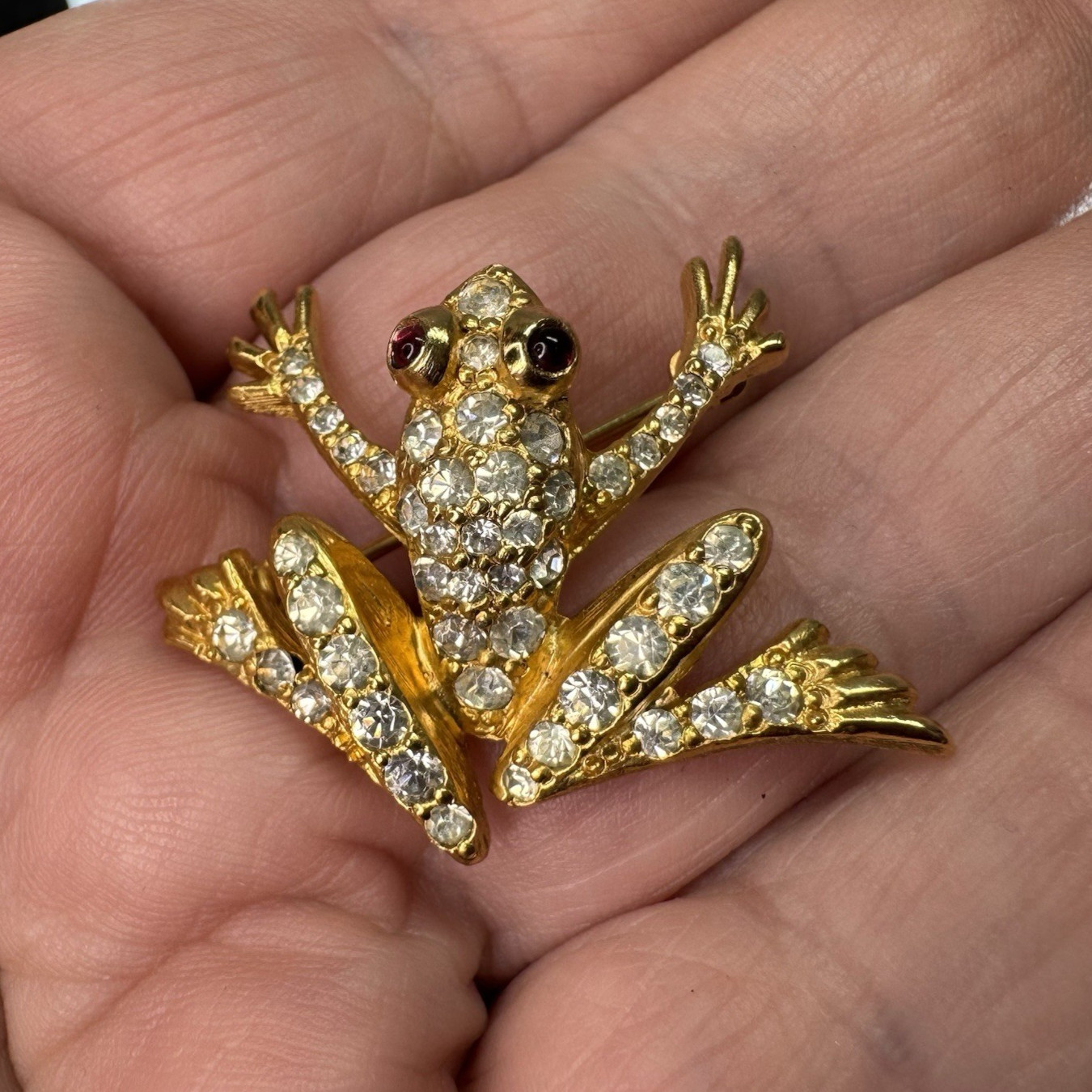 Vtg JOMAZ Frog Brooch Pin Gold-Tone Pave Clear Rhinestones Red Eyes Unsigned