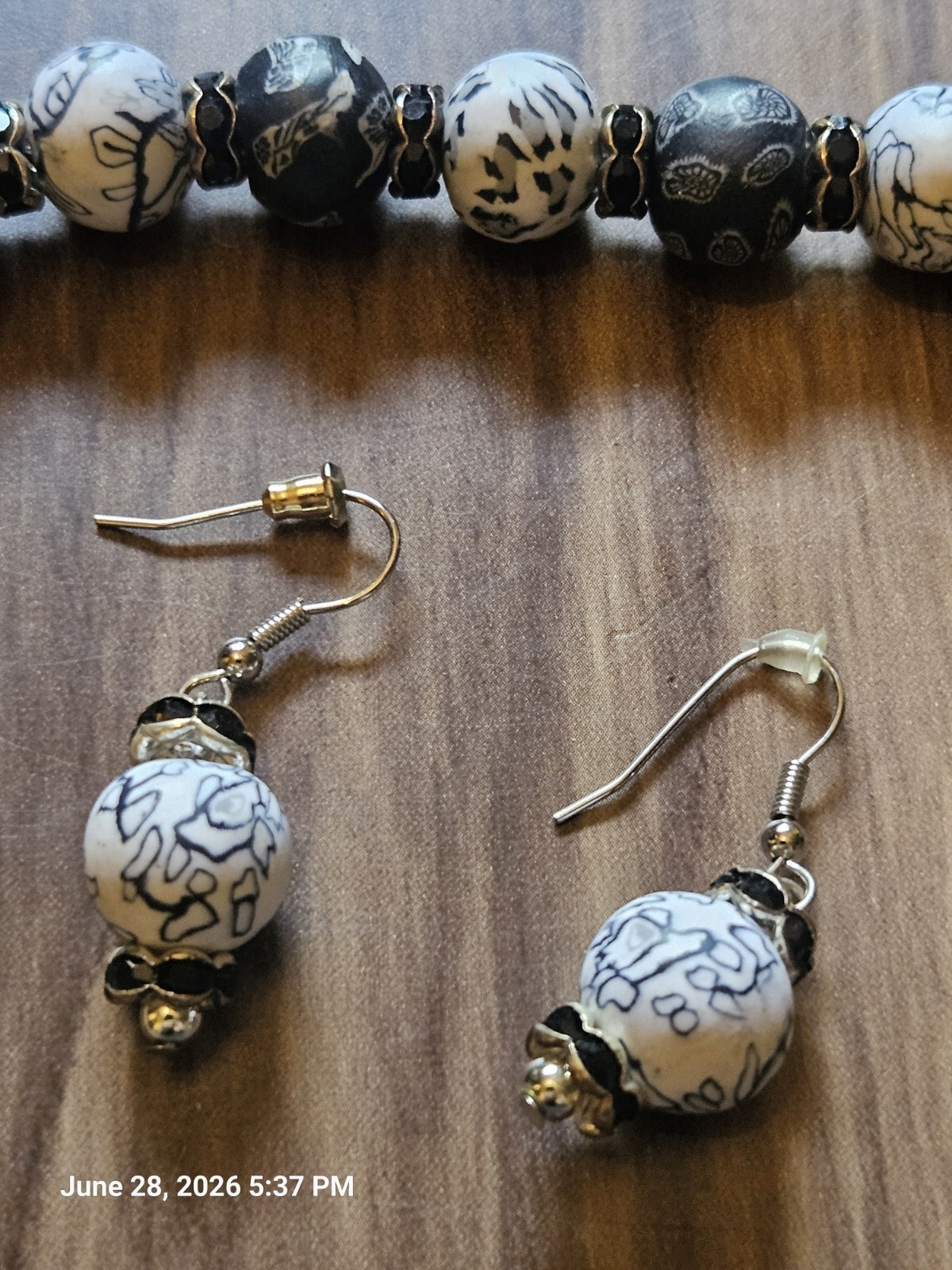 Donna Sharp Necklace With Earrings Set Beautiful