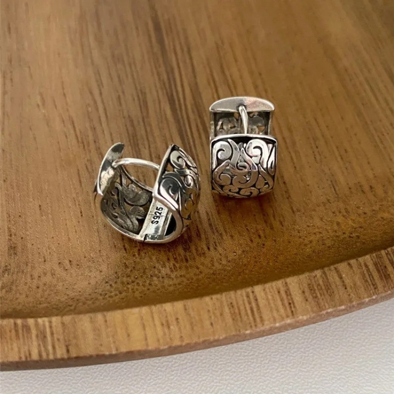 Fashion Women’s Earrings Retro Filigree Oriental Huggie