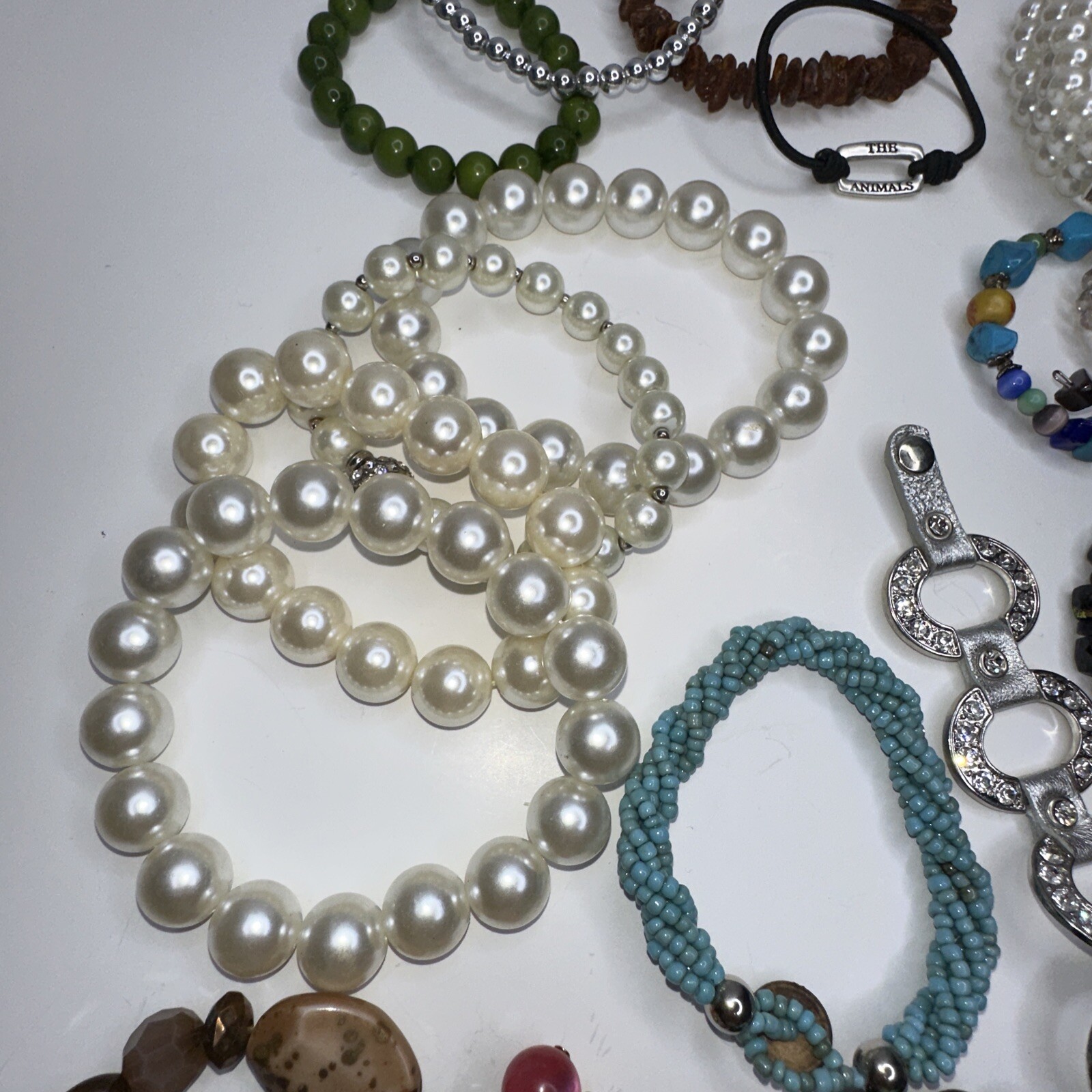 HUGE LOT Beaded Bracelets Links Strand Stretch Multi Color Gold Silver Mixed 21