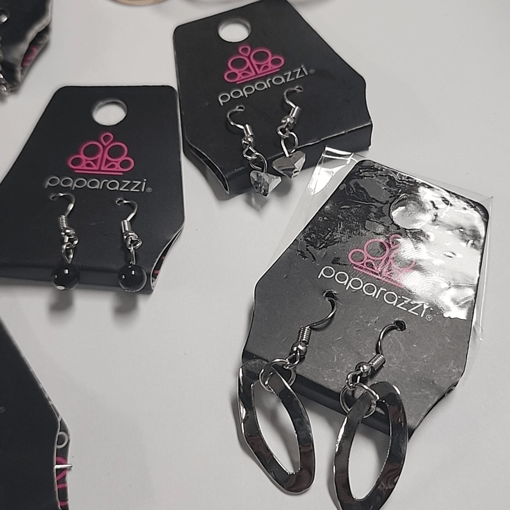 NWT 8 Pair of Earrings Paparazzi Ophelia Roe