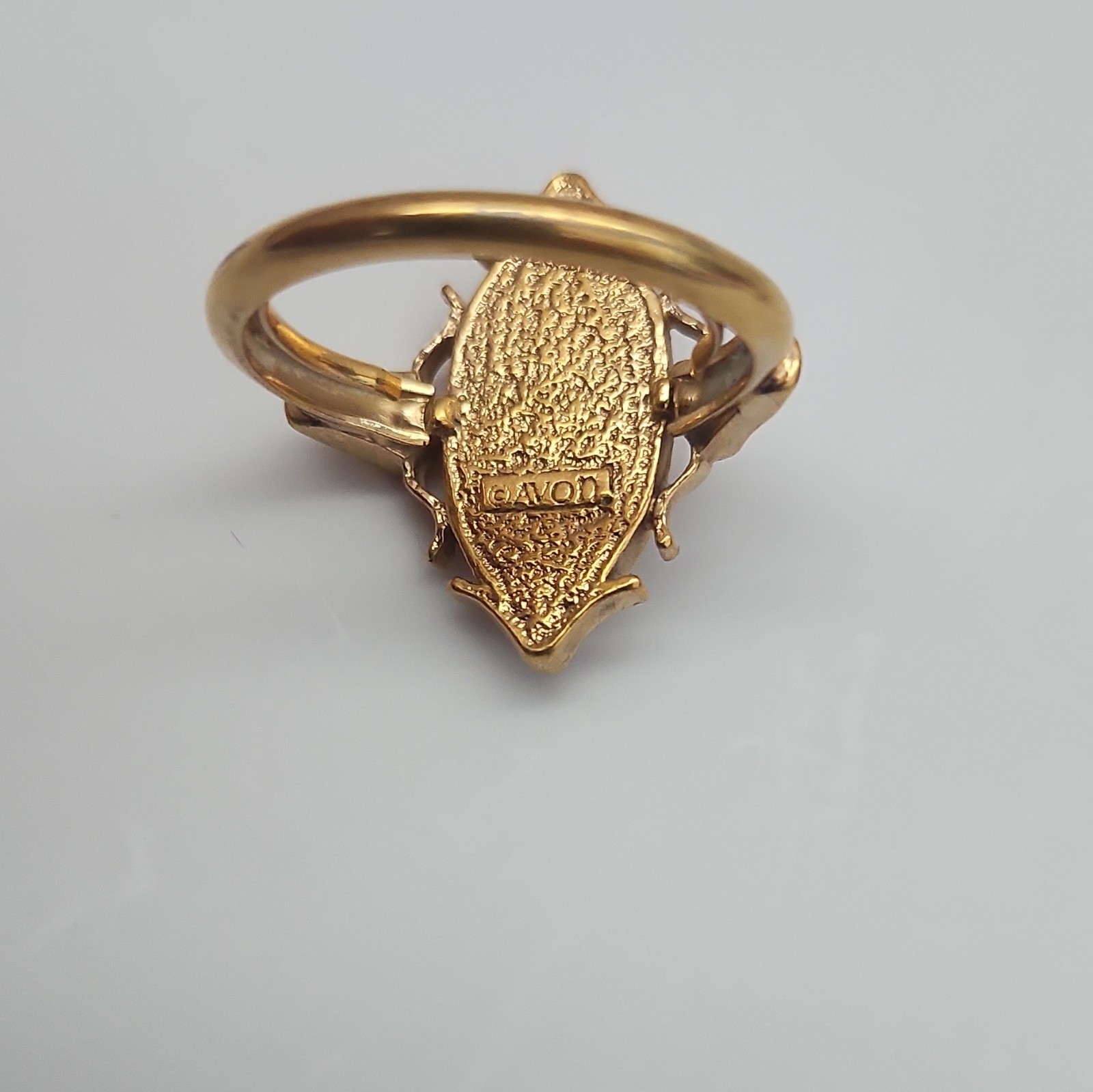 Avon Gold Tone Oval Cameo Ring Red/White Bezel Set Signed Adjustable Sz 8
