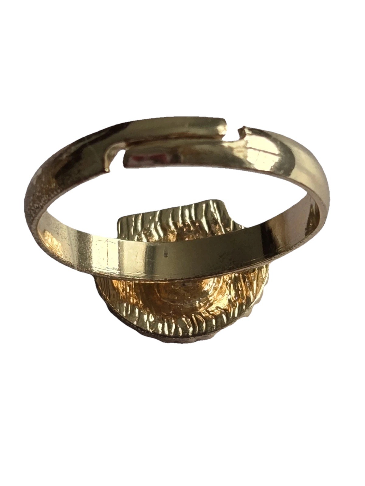 Seashell Woman’s Ring In Gold Tone In Size 6.5/ Very Good Used Condition