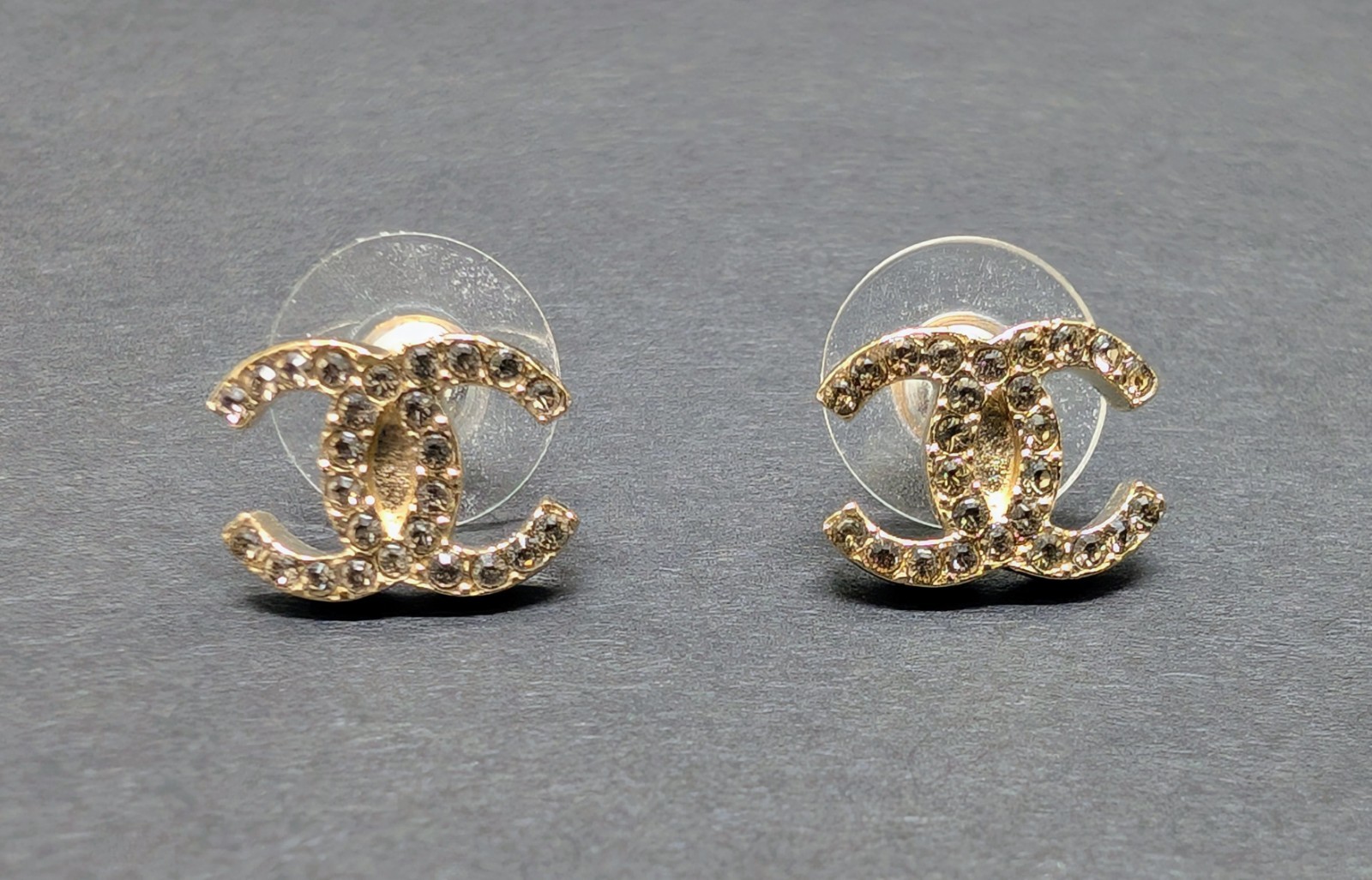 Vintage CHANEL Interlocking CC Monogram Silver Crystal Stud Earrings Box G2U