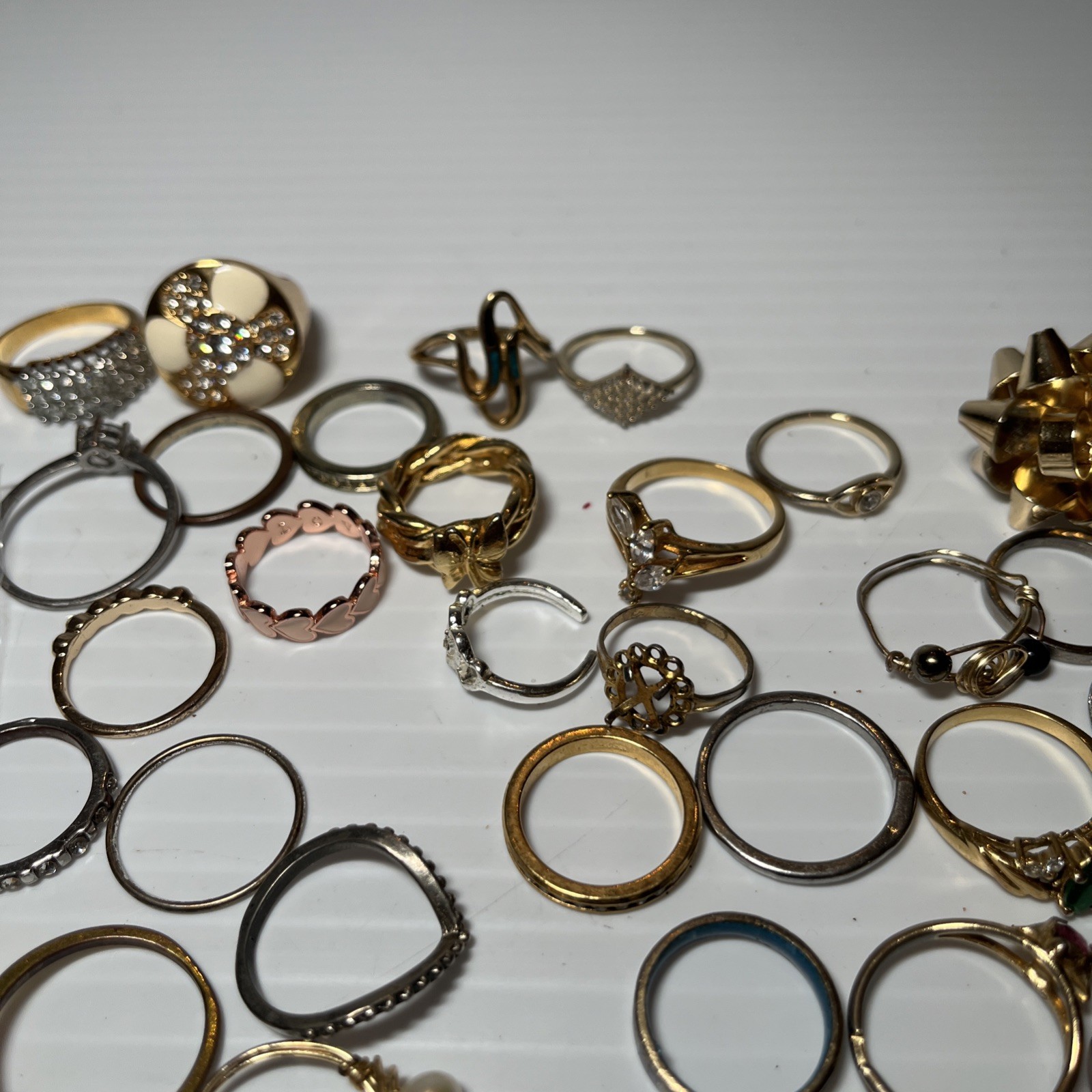 40 GOLD & Silver TONE FASHION RINGS VARIOUS SIZES & STYLES Assorted Sizes