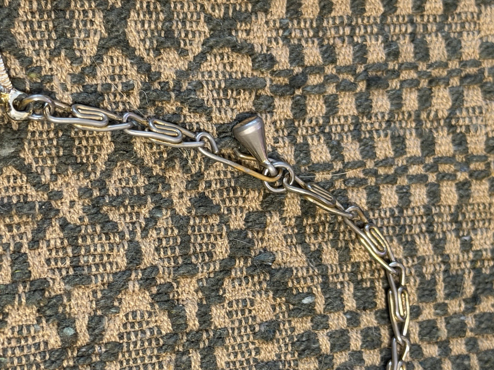 Lot of 2 Necklaces: White Round Pearl Beaded & Silver-Tone Leaf Bar Link