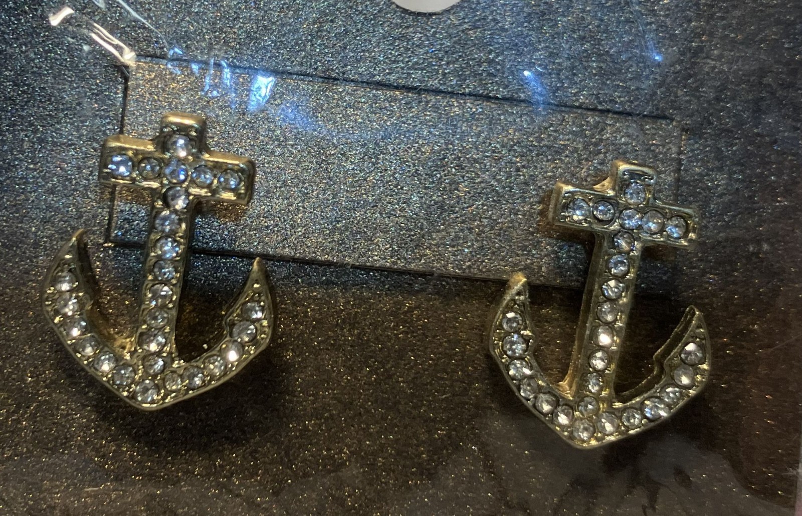 Earrings – 5 sets. Misc set of new earrings – good quality.