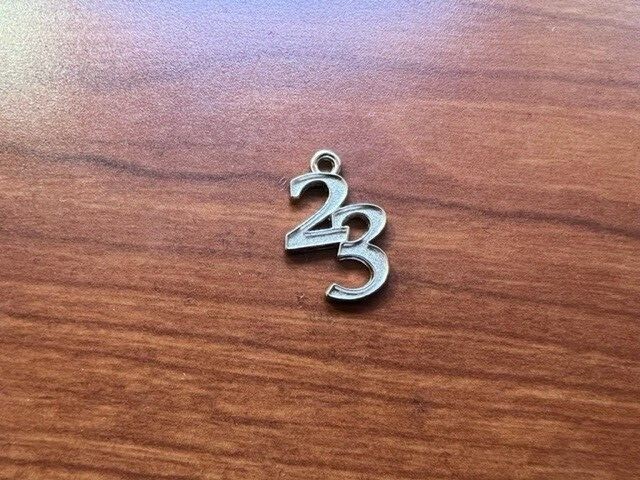 Graduation Tassel Charm Yeardate 2023 – gold or silver