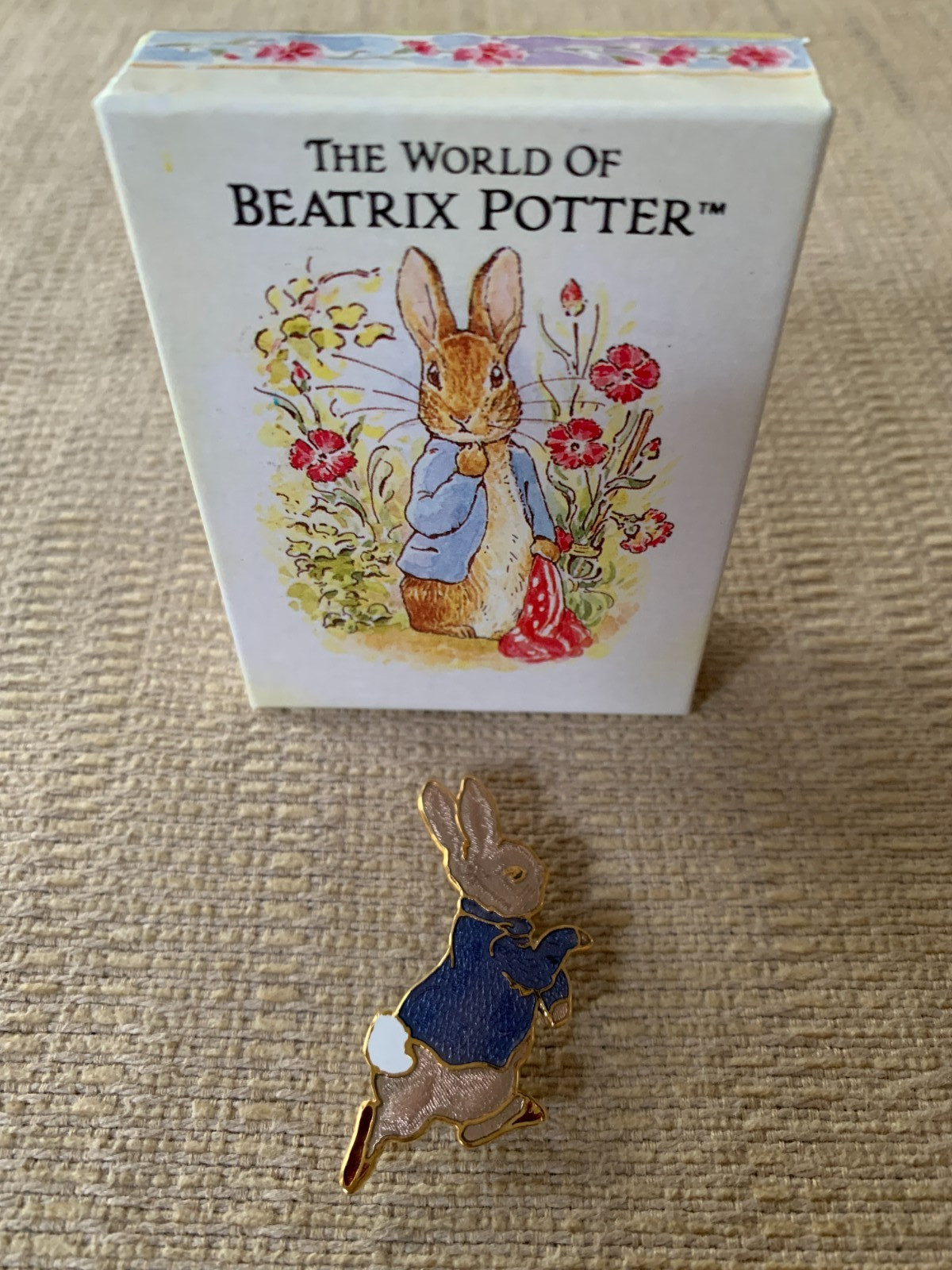 Beatrix Potter Peter Rabbit Enameled 22k Gold Plated Brooch by Fish Crown 1992