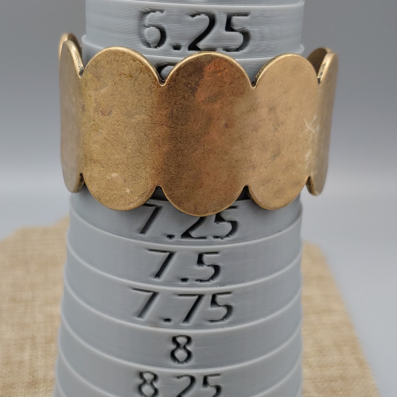 Coldwater Creek Hammered Brass Cuff Bracelet Brass Tone Scalloped Edges 36mm 7″